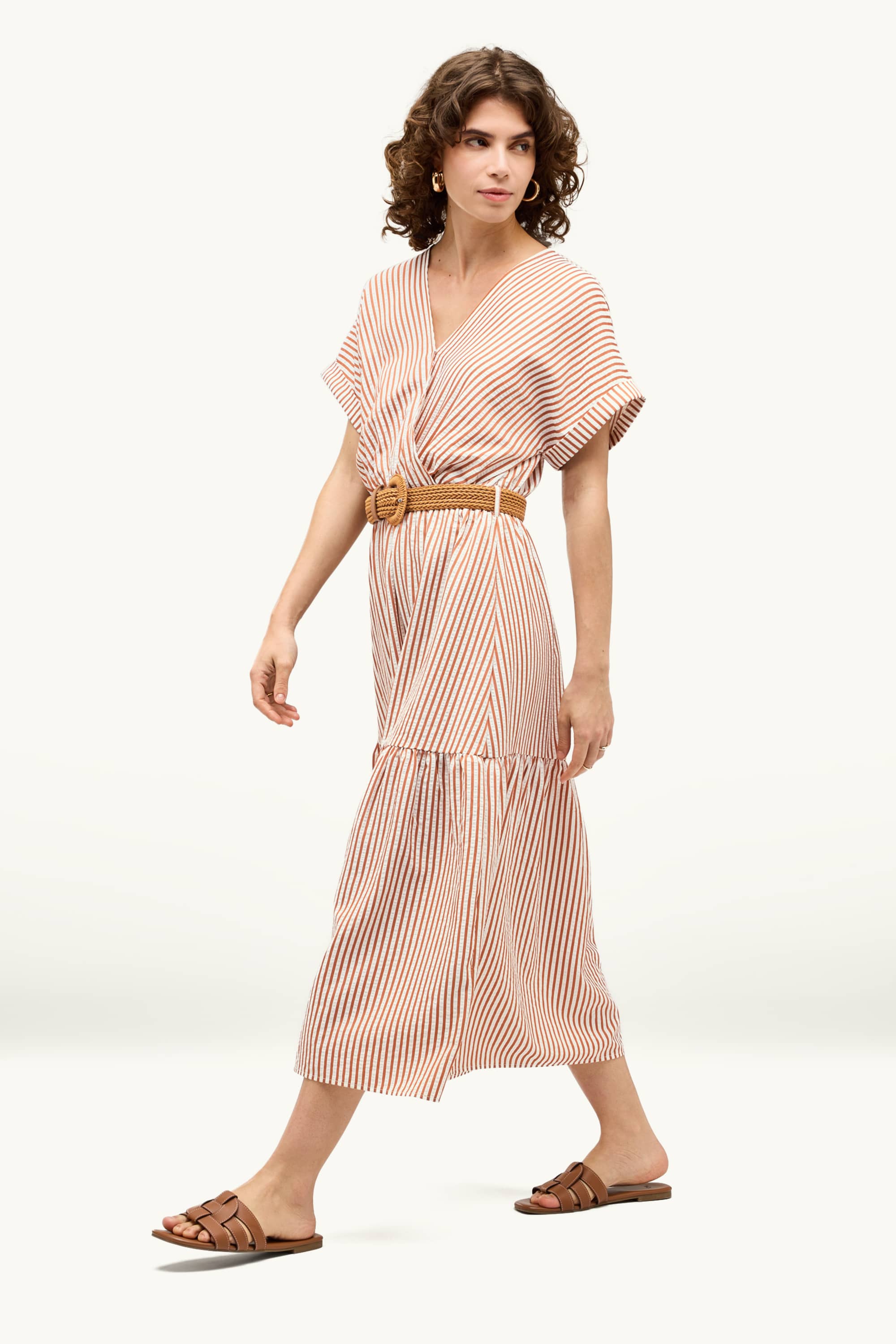 Dress with belt and V-neck - striped light brown