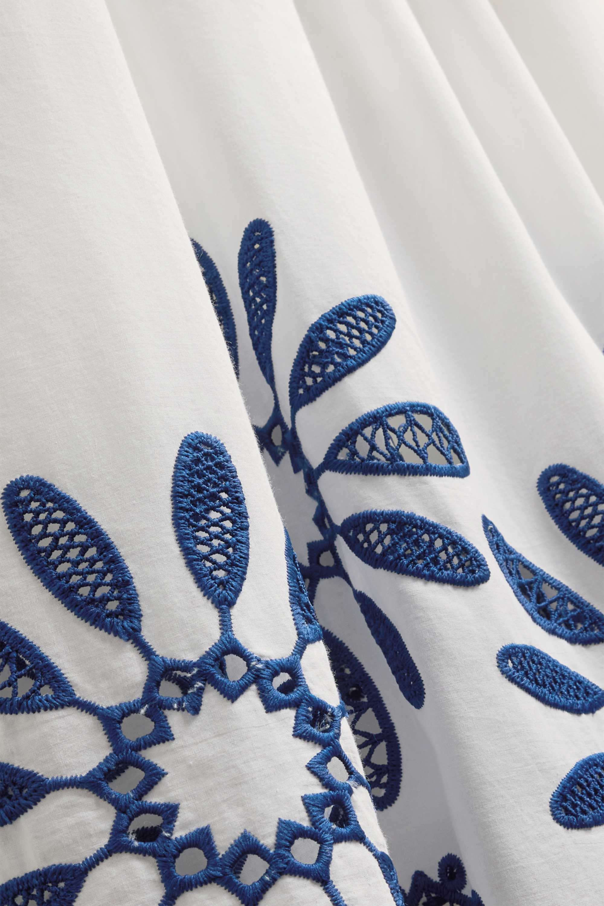 Fit & flare dress white / blue