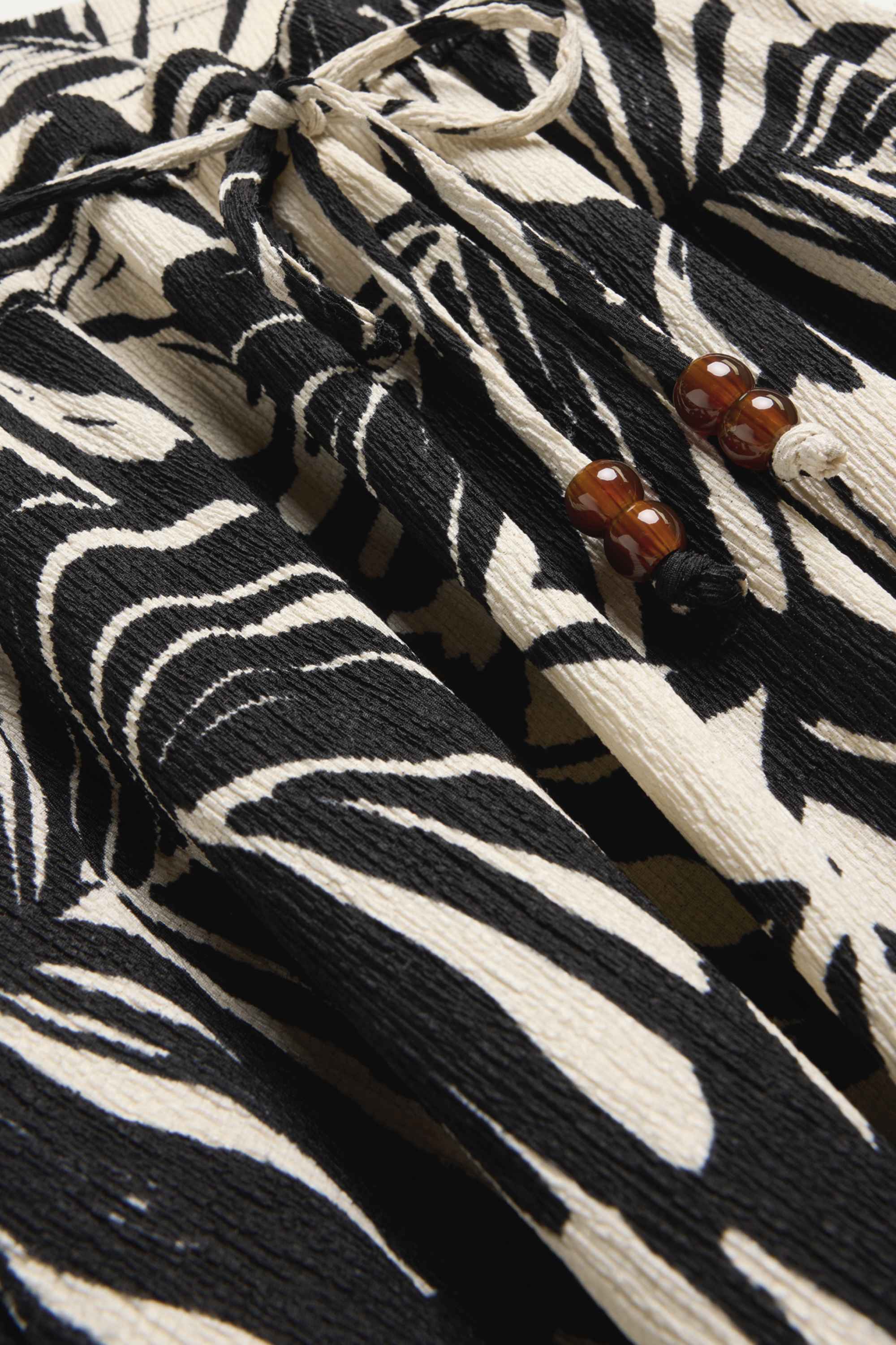 Skirt - patterned white / black