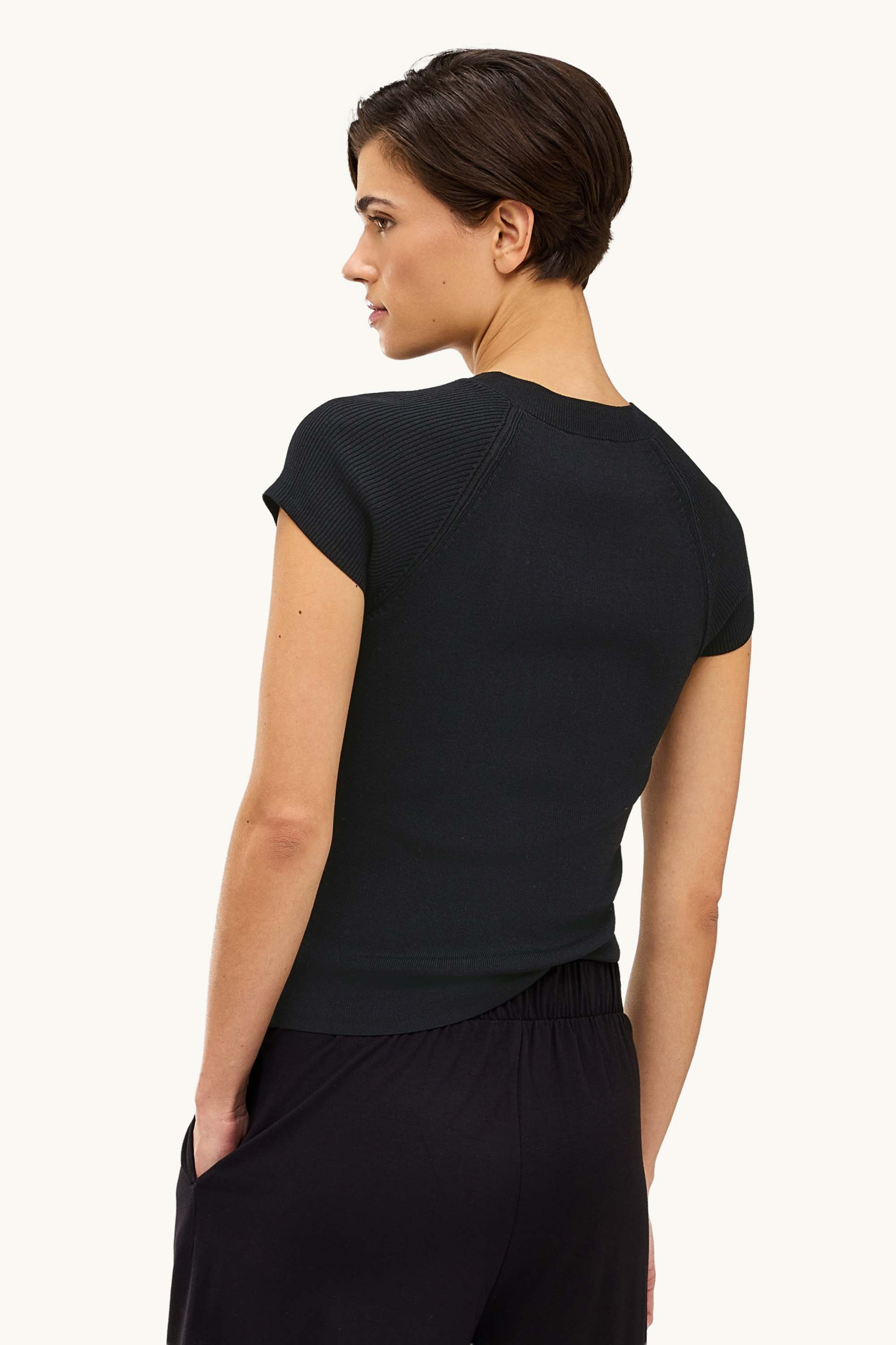 Knitted jumper - short sleeve black