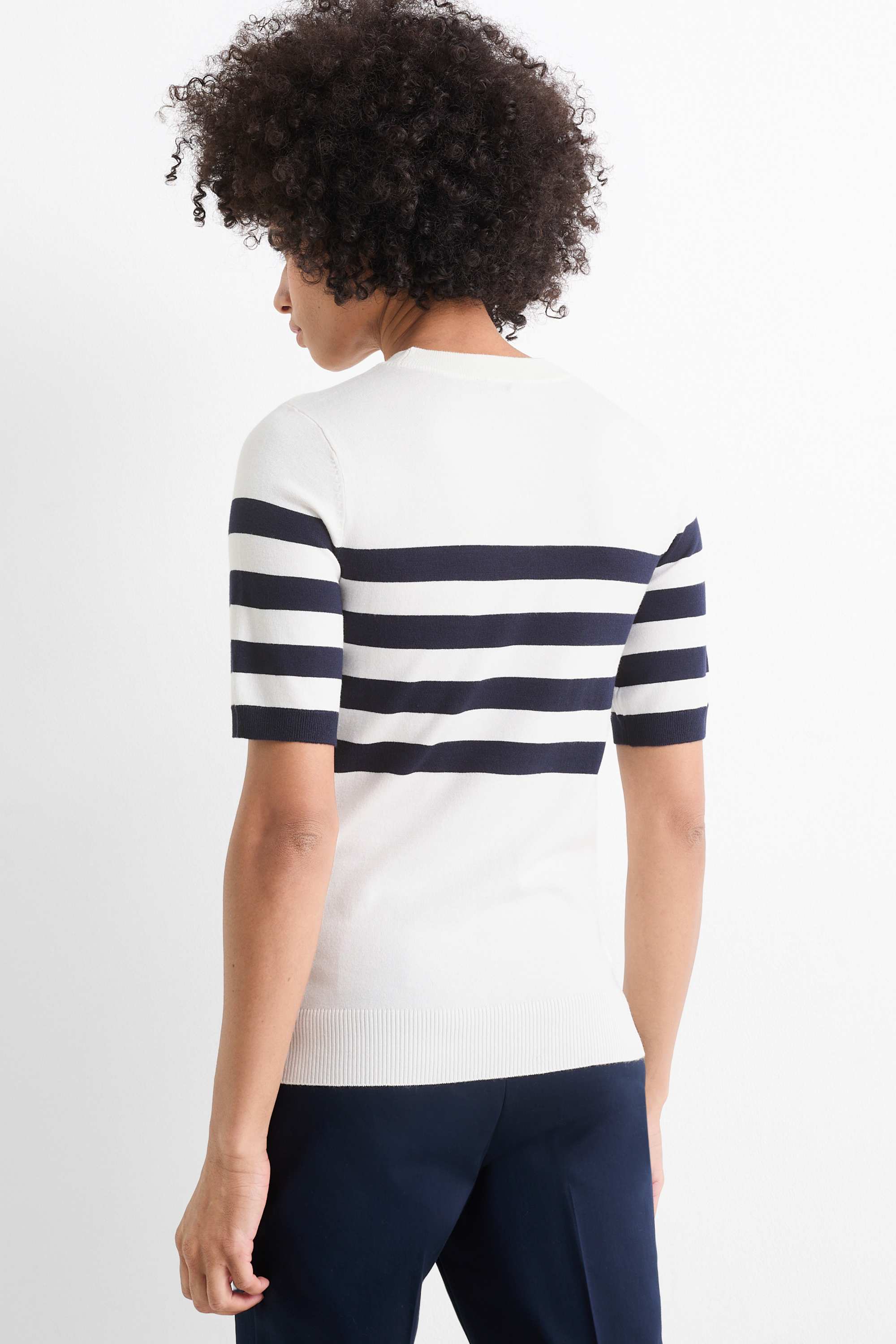 Knitted jumper - short sleeve - striped white / black
