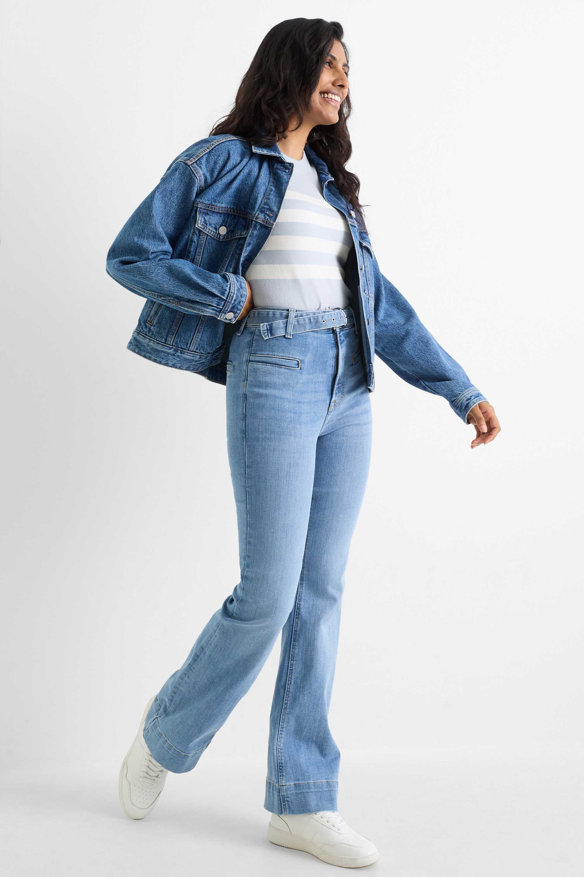 Knitted jumper - short sleeve - striped white / light blue