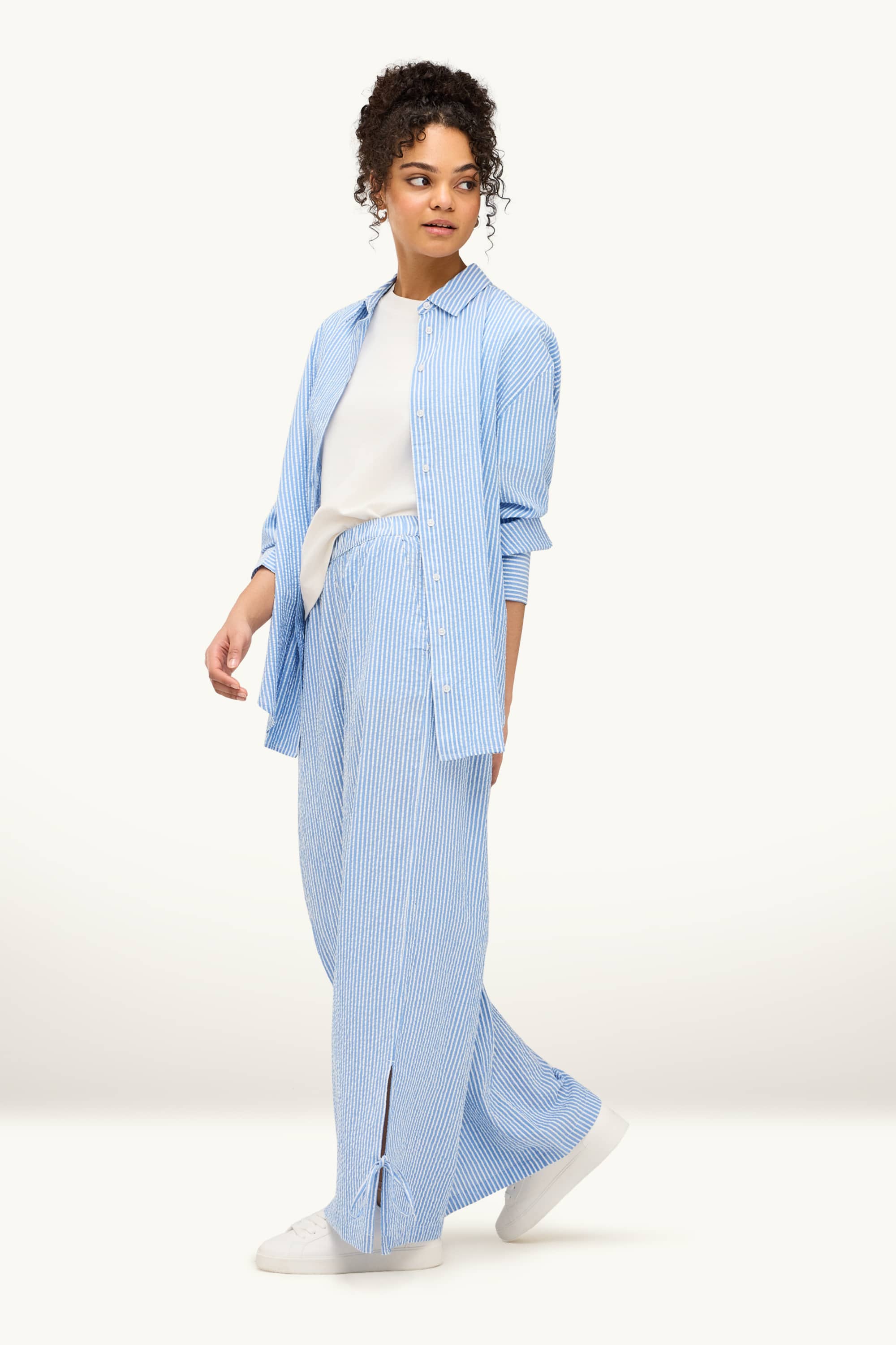 Cheesecloth trousers - mid-rise waist - wide leg - striped light blue