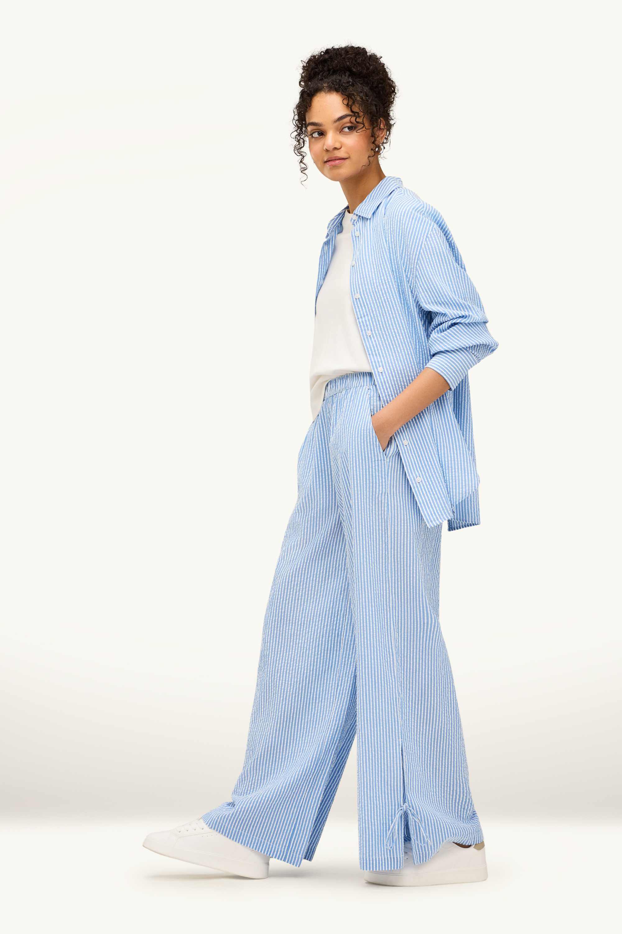 Cheesecloth trousers - mid-rise waist - wide leg - striped light blue