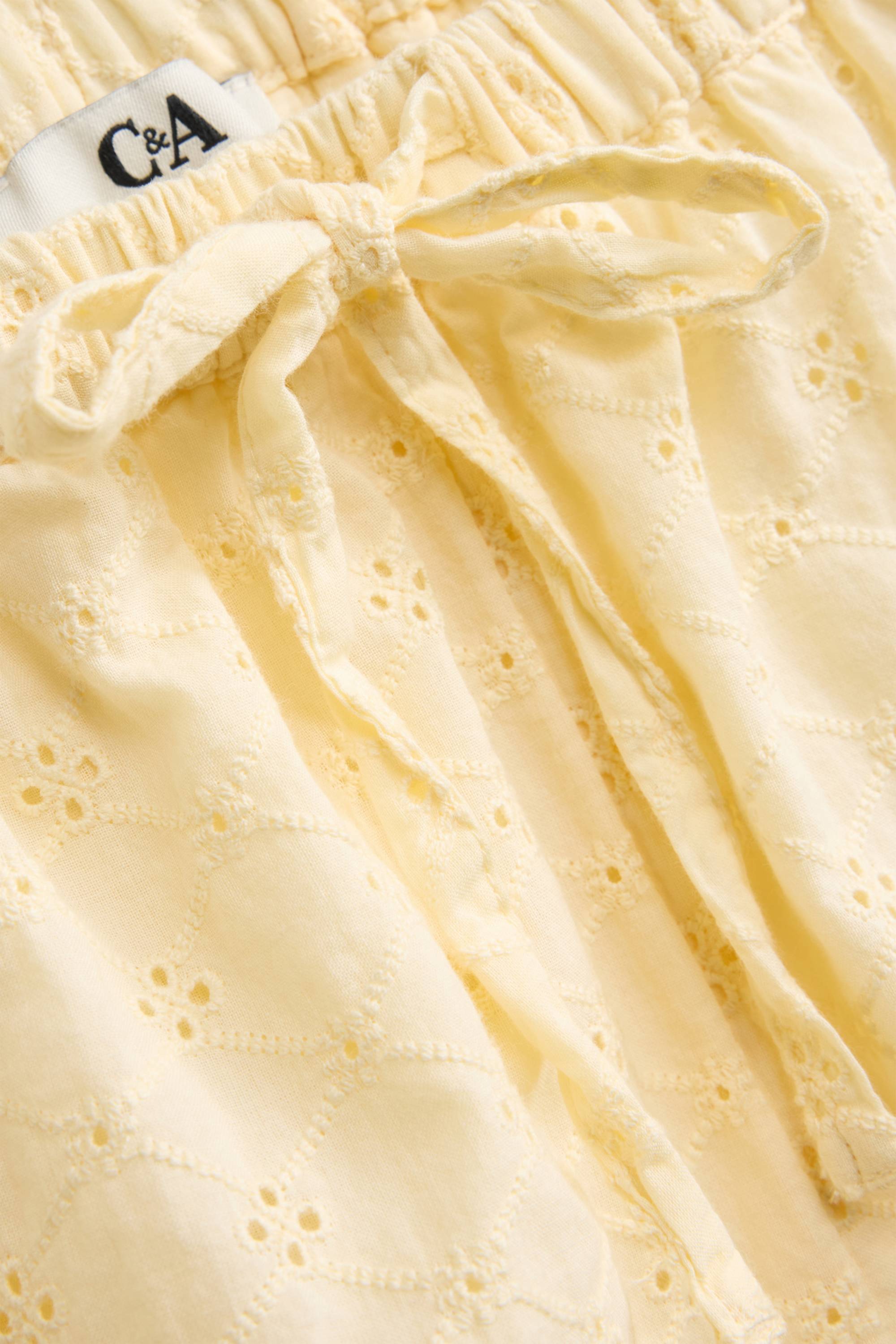 Shorts - mid-rise waist - broderie anglaise yellow