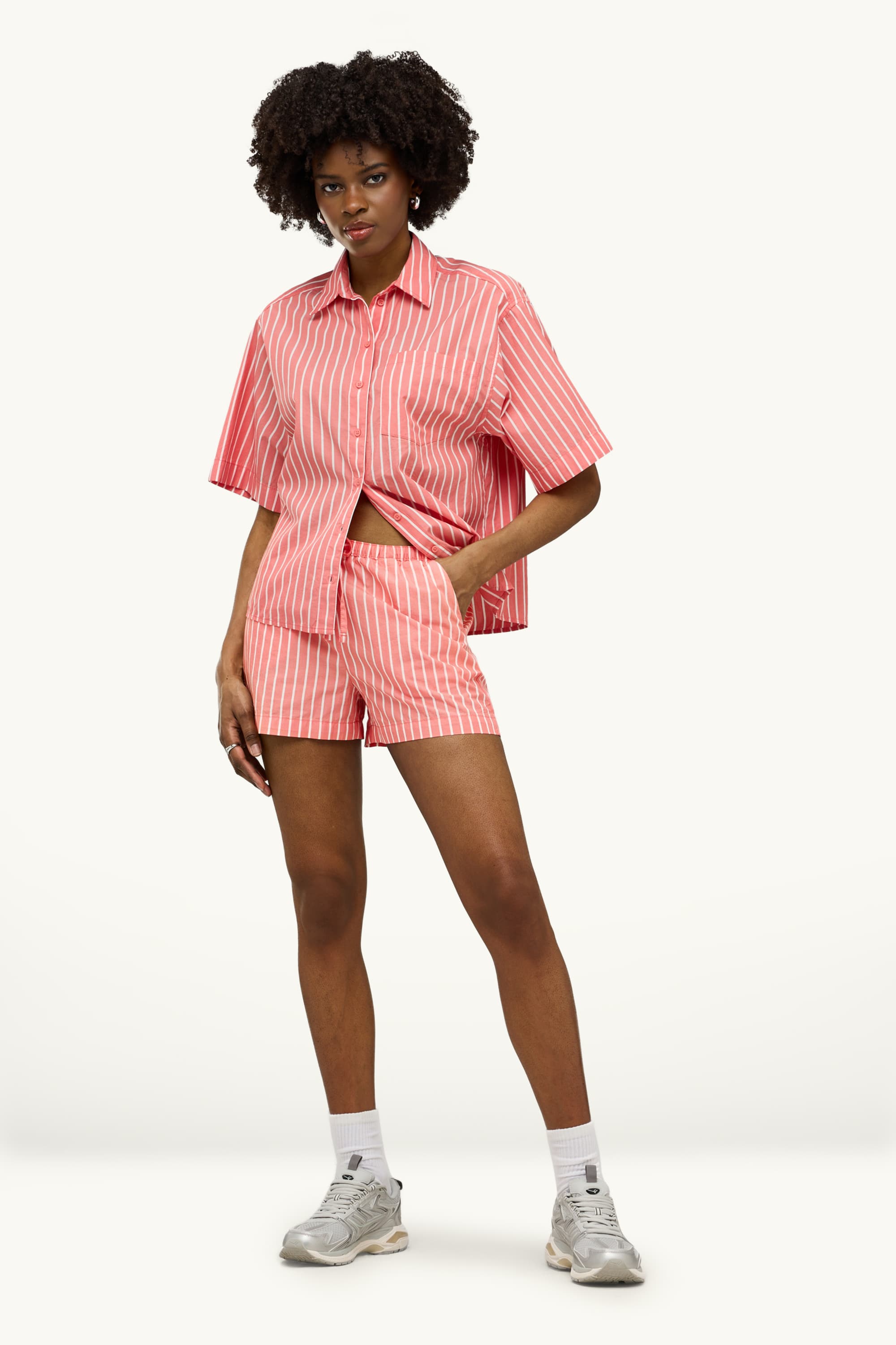 Shorts - mid-rise waist - striped red / white
