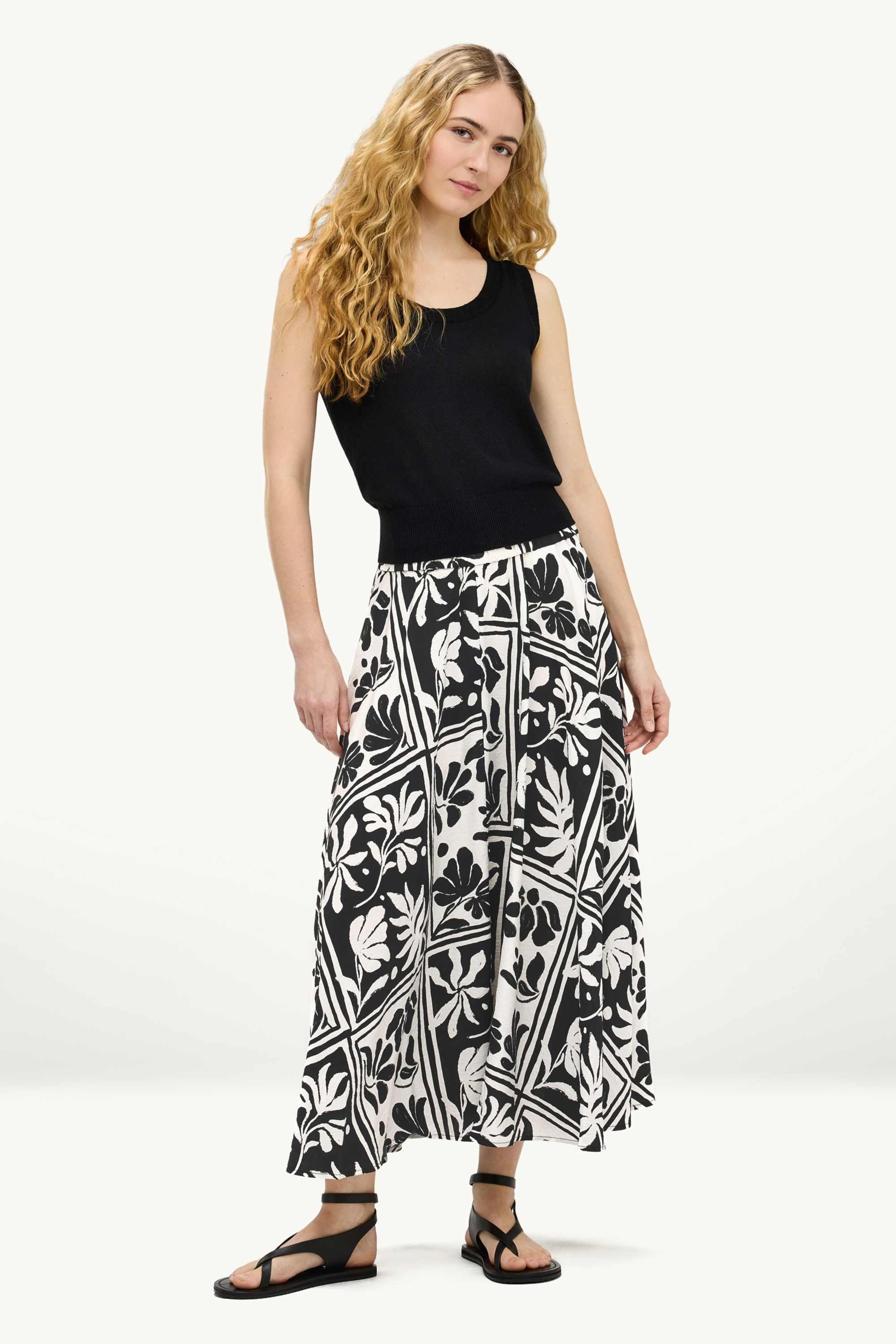 Skirt - patterned black / white