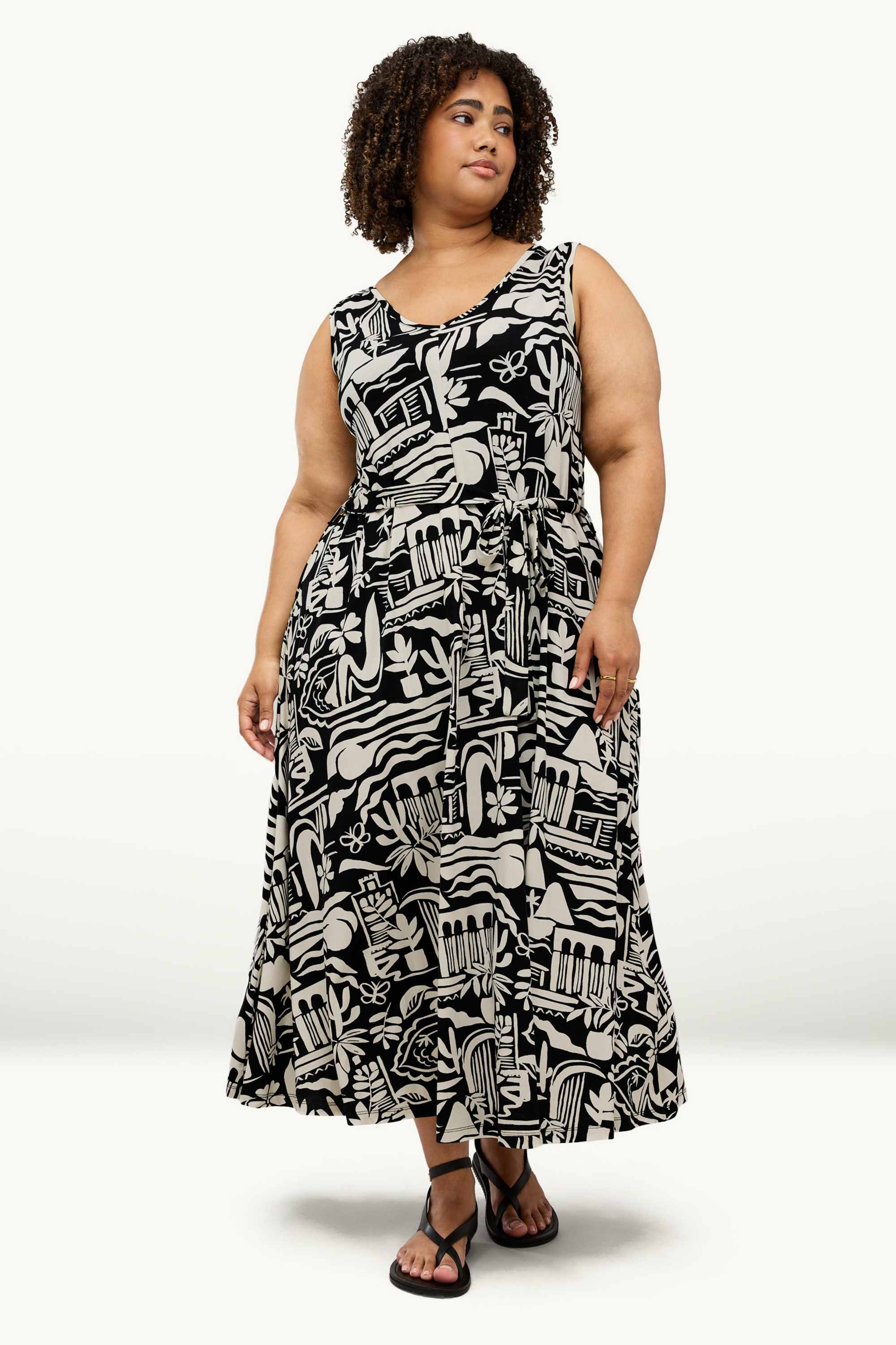 A-line dress with V-neck - patterned black / white