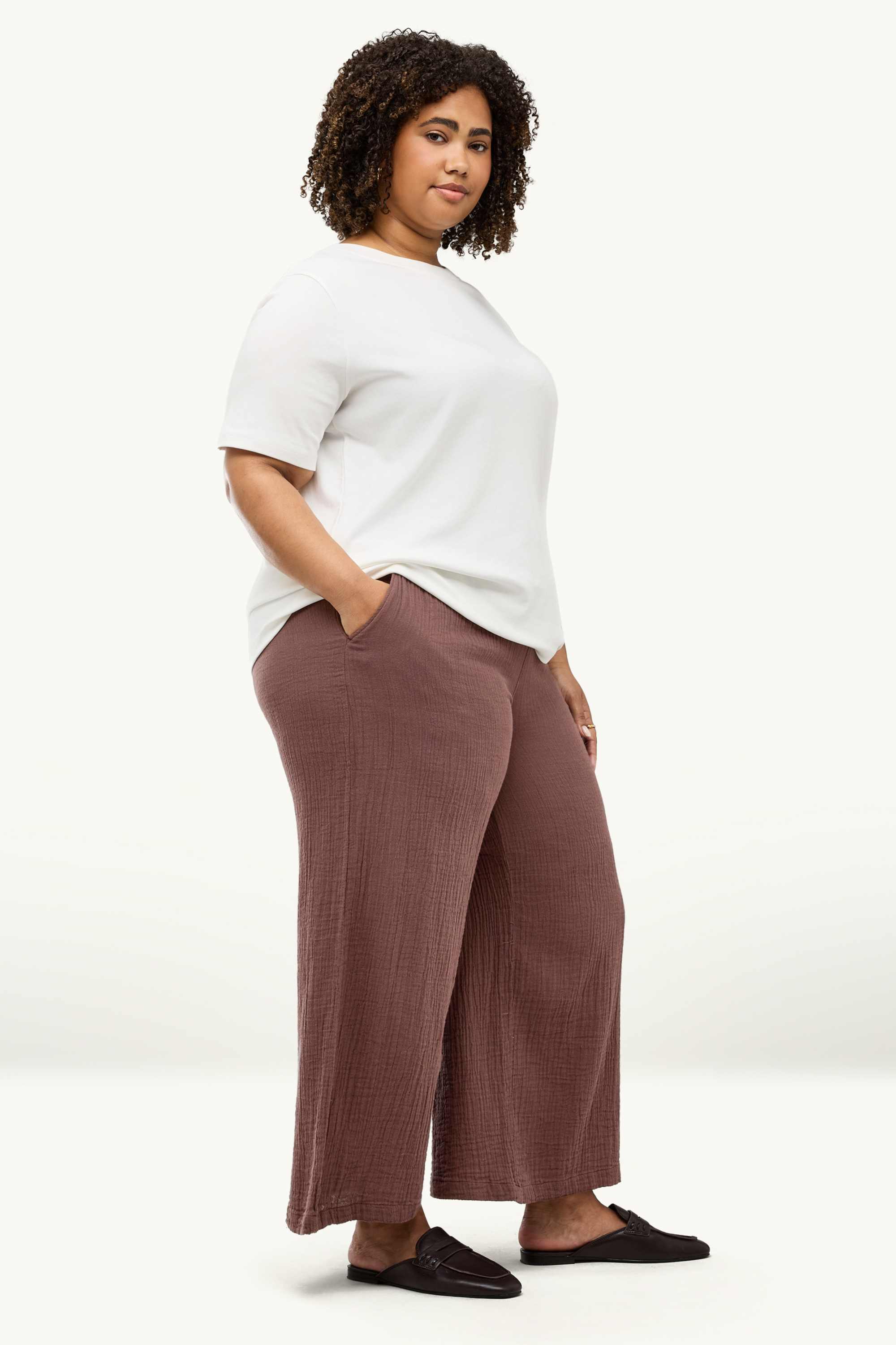 Cloth trousers - mid-rise waist - wide leg brown