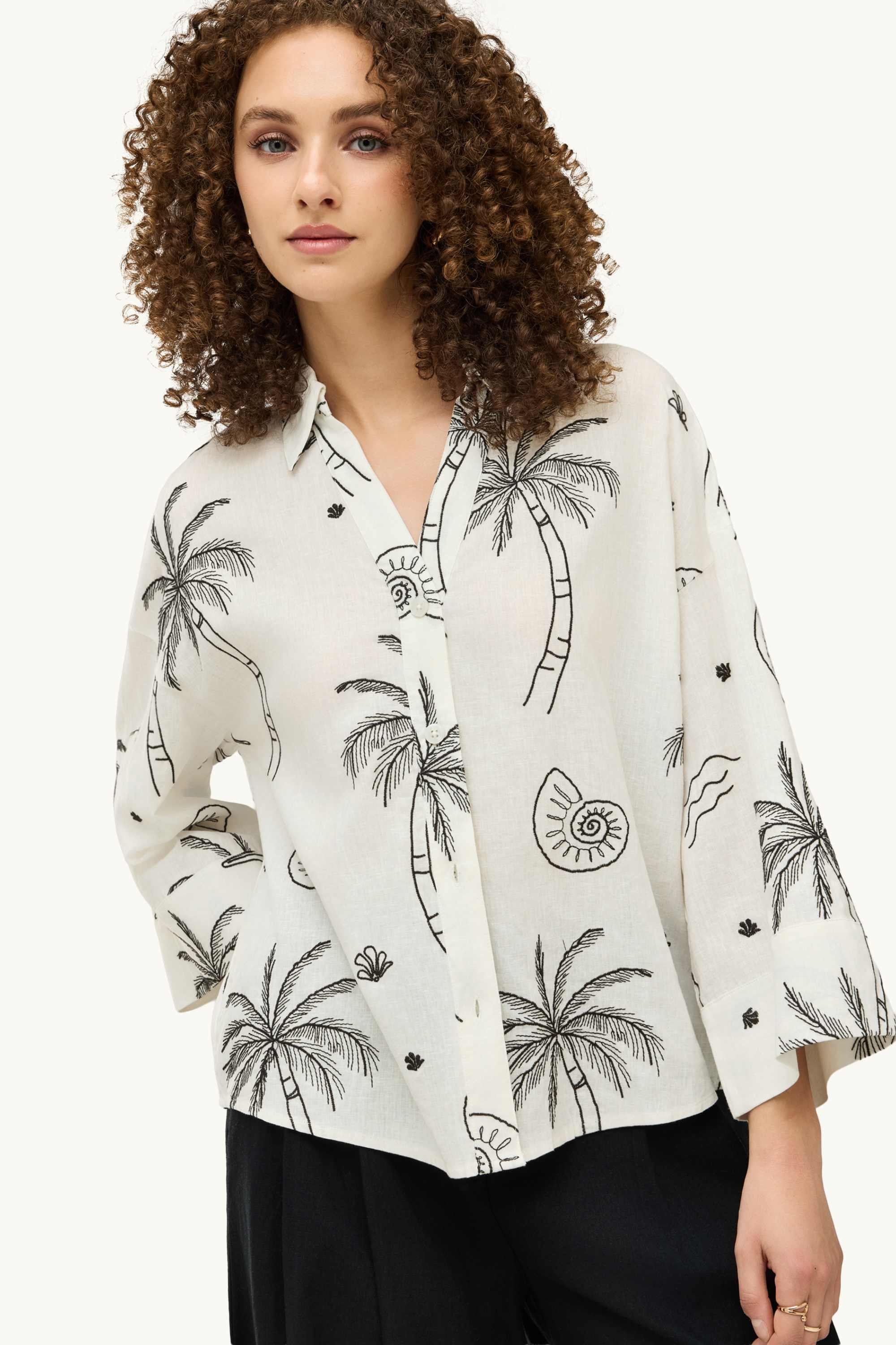 Blouse - linen blend - patterned white / black