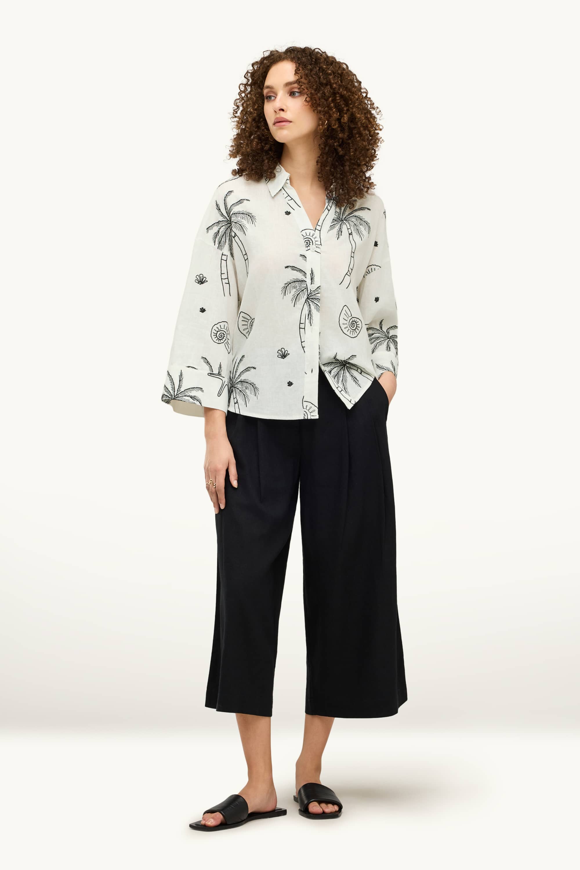 Blouse - linen blend - patterned white / black