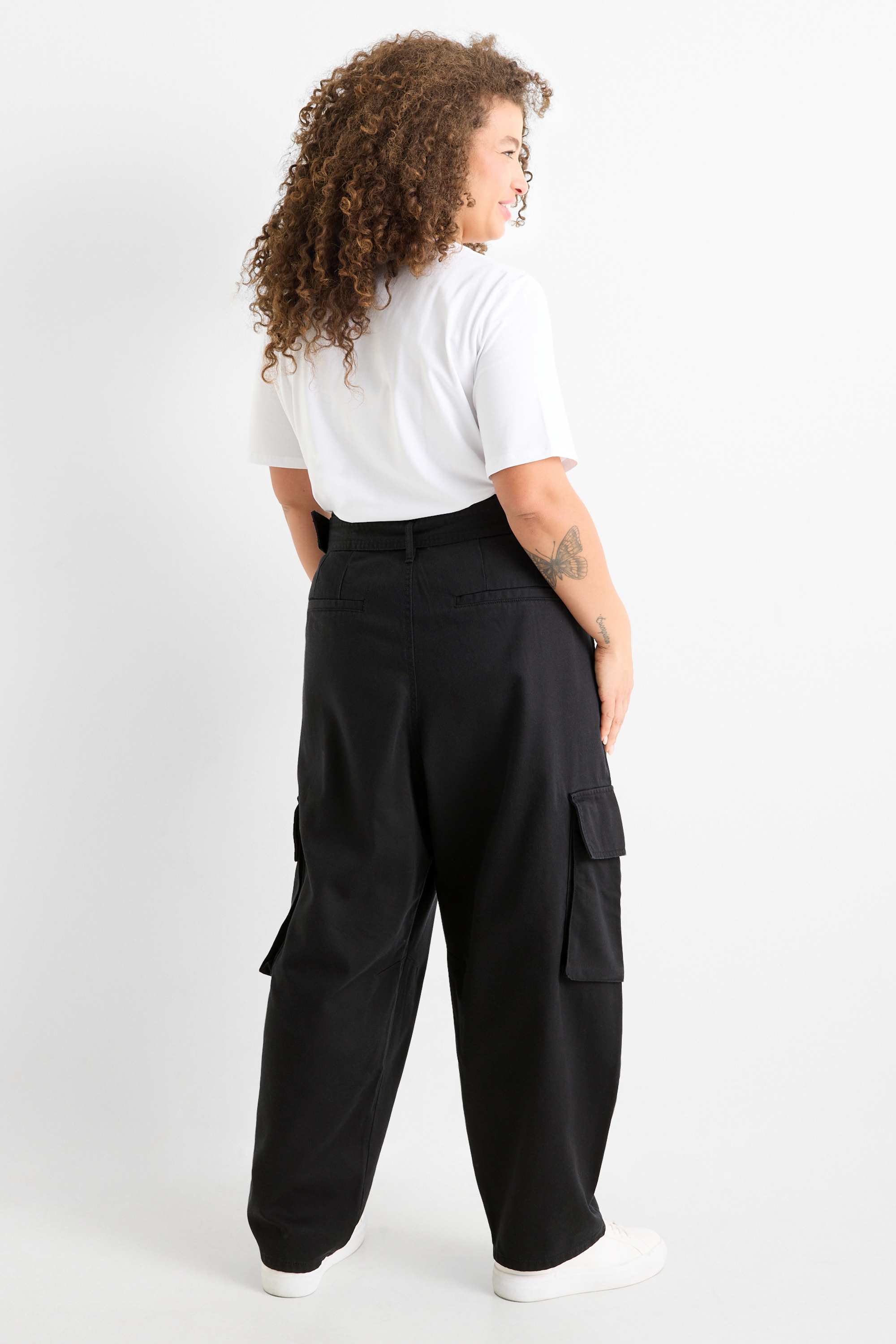 Cargo trousers with belt - high waist - tapered fit black