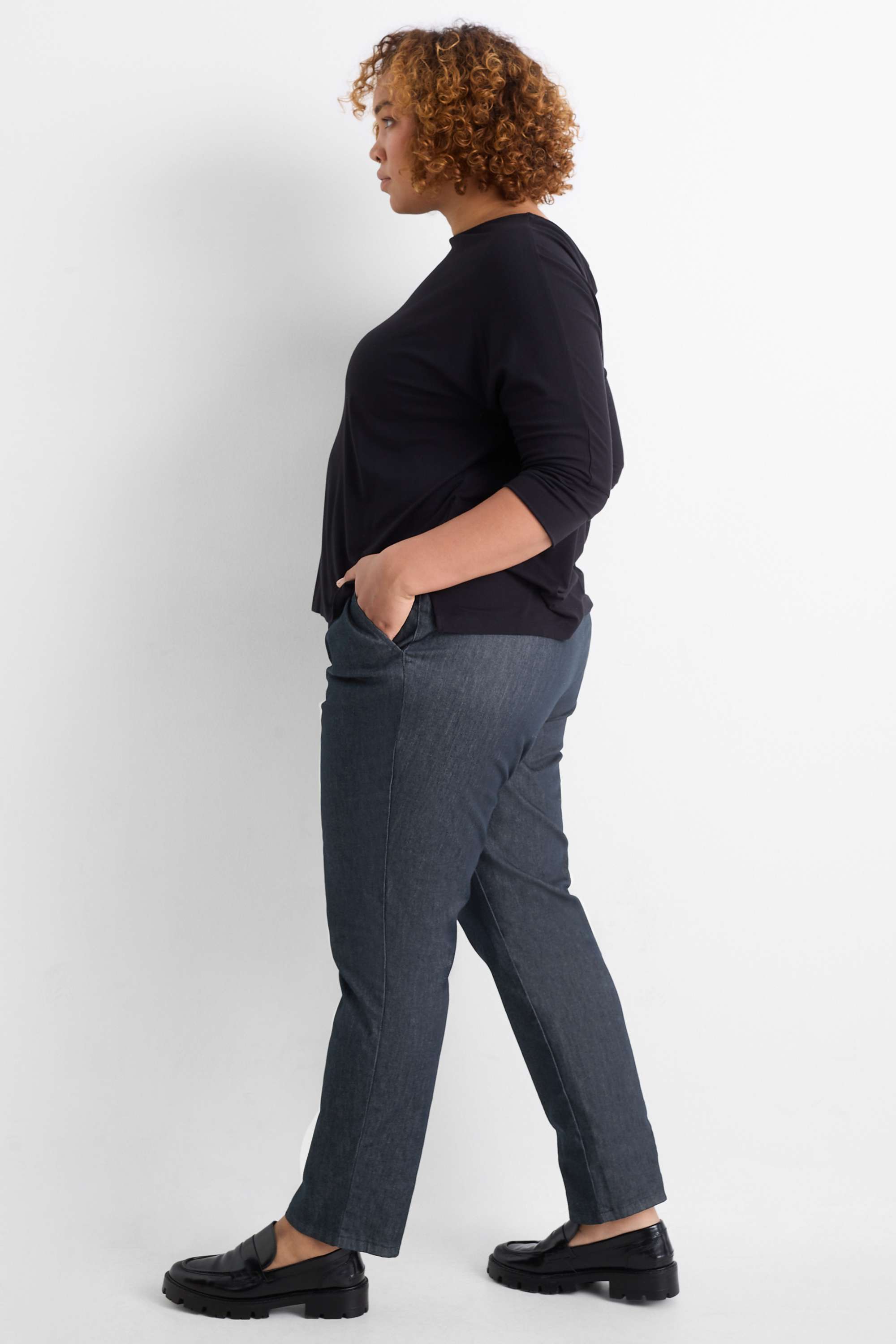 Cloth trousers with belt - mid-rise waist - tapered leg - jeans look dark blue
