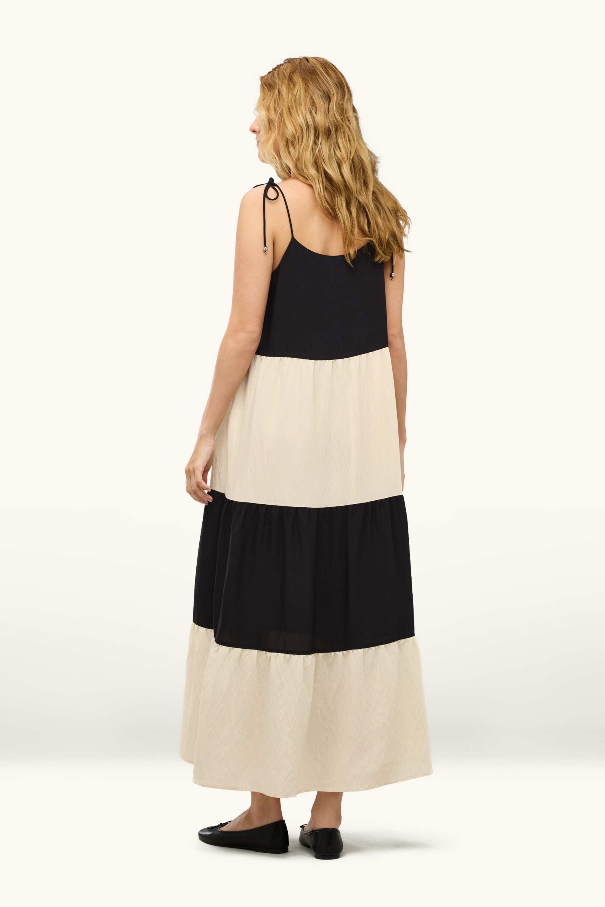 A-line dress - striped black / white