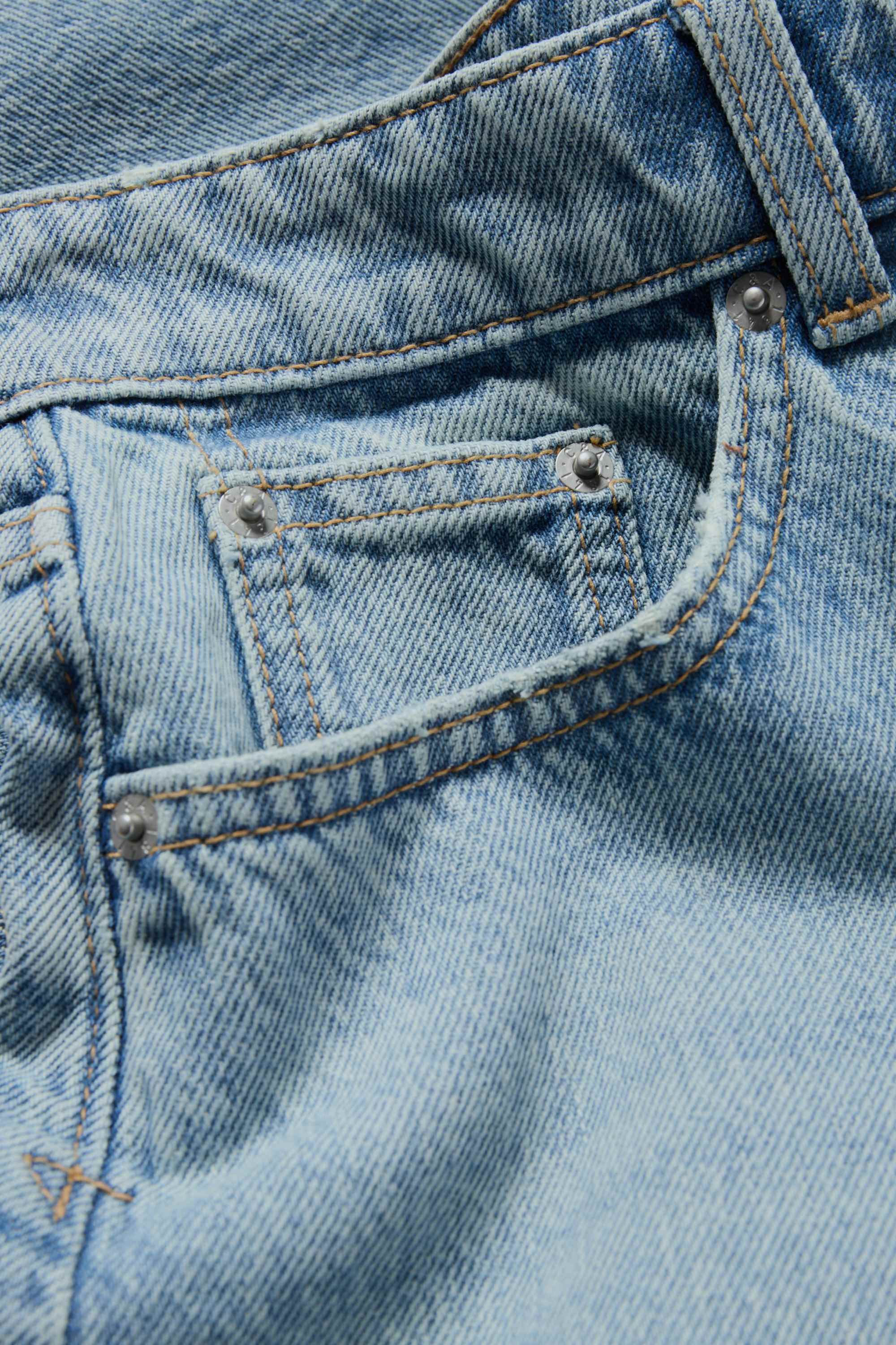 Mom shorts - mid-rise waist light blue