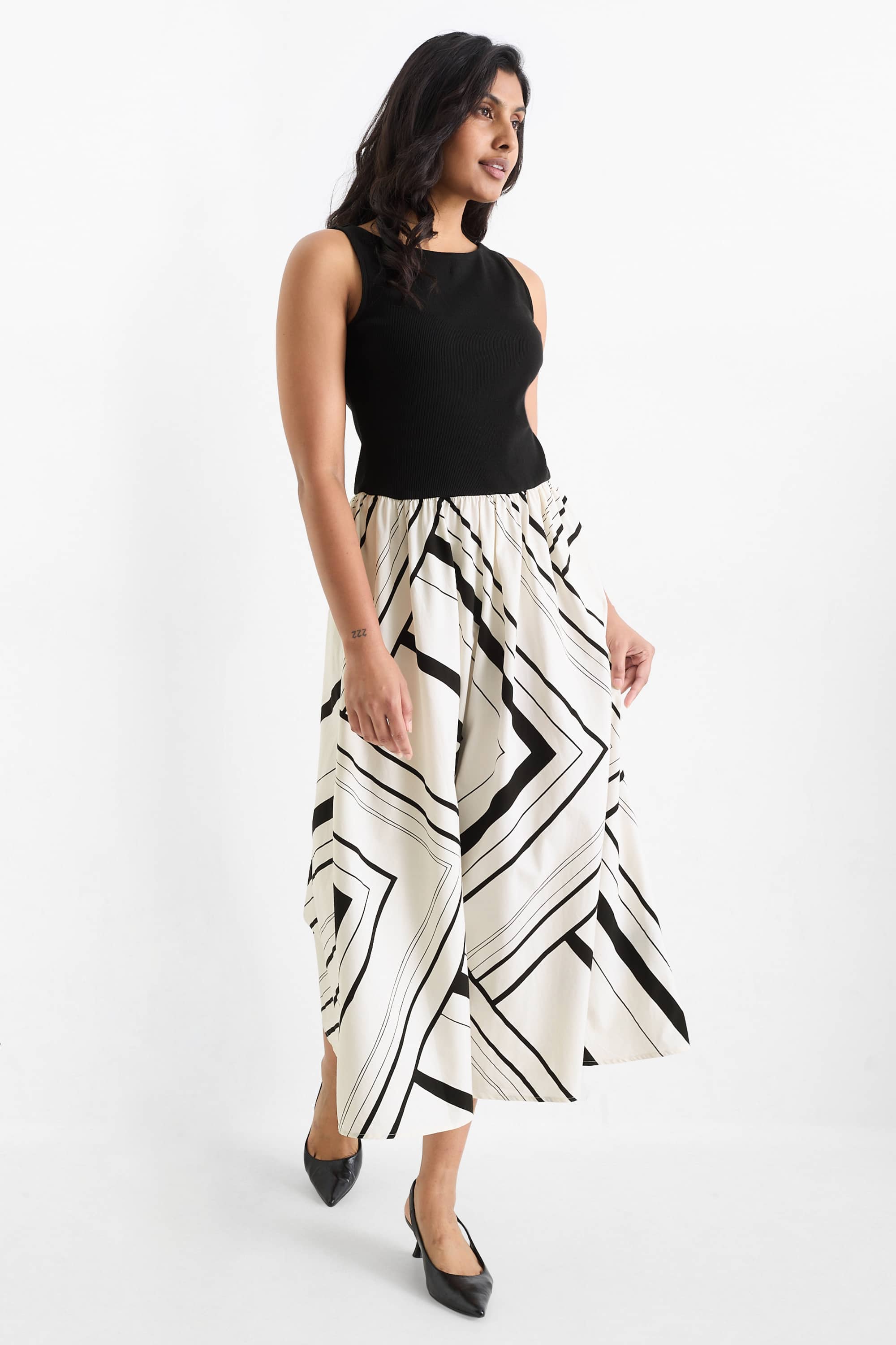 Fit & flare dress black / beige