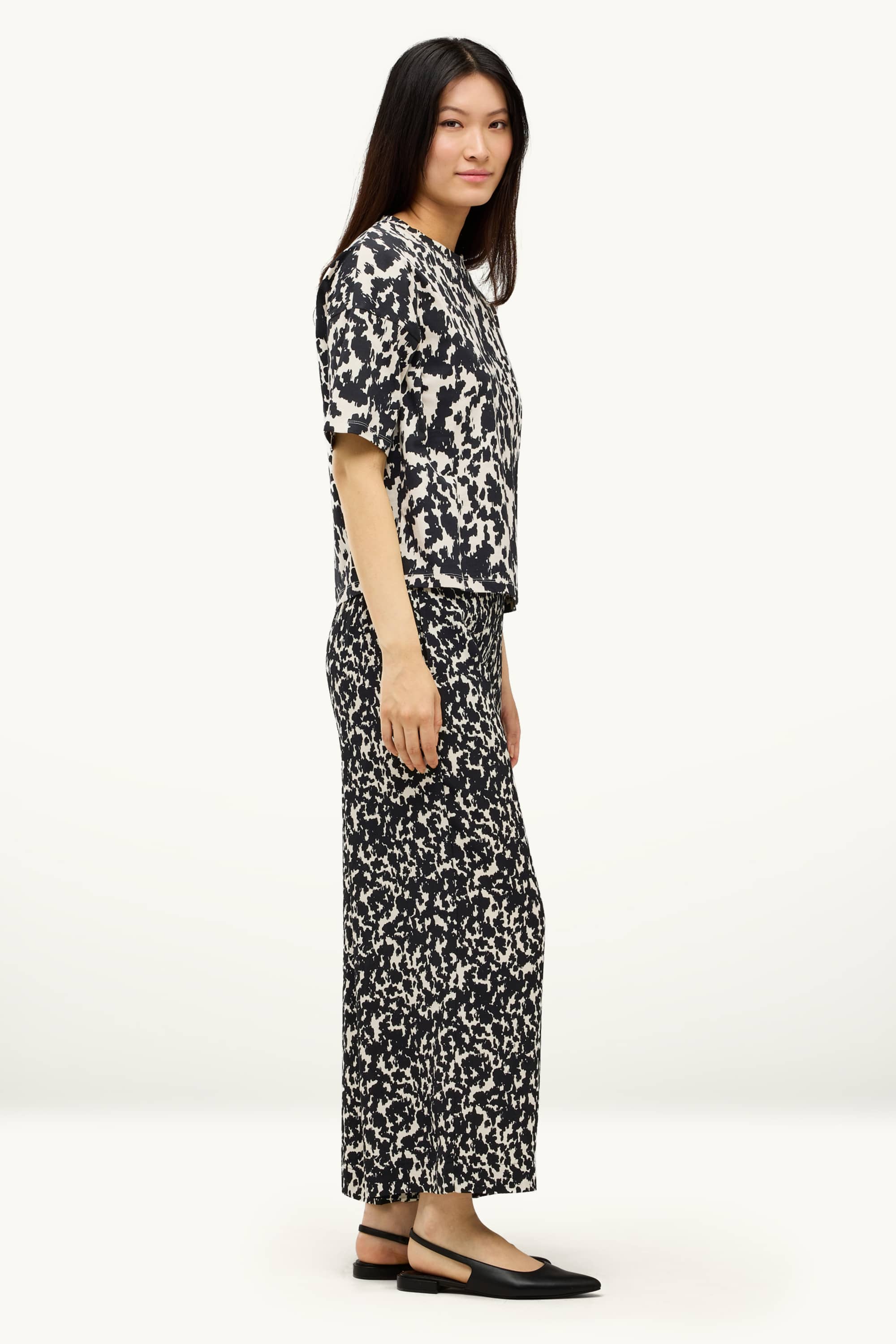 Cropped cloth trousers - mid-rise waist - wide leg - patterned black / beige