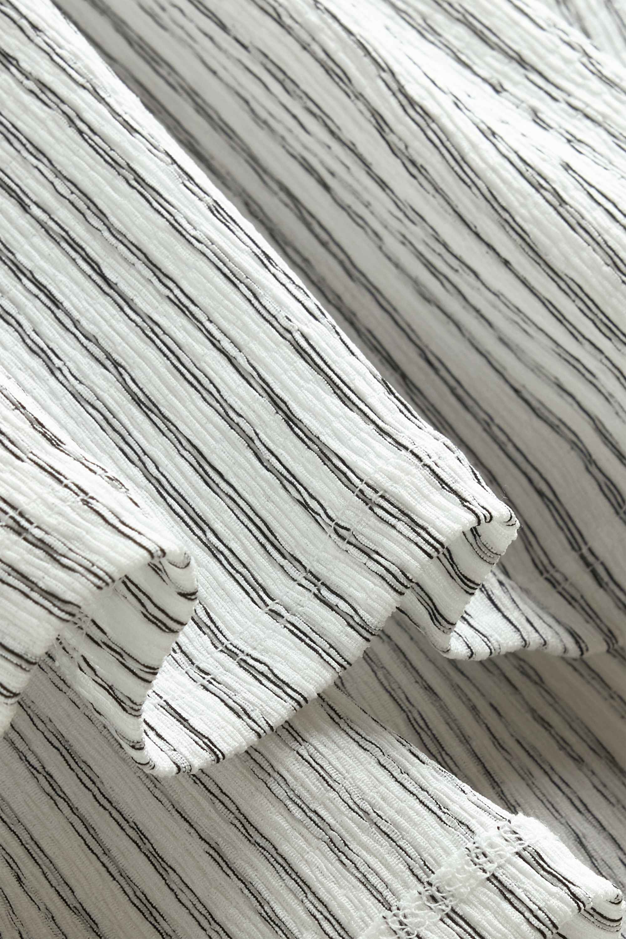 Top - striped white / black