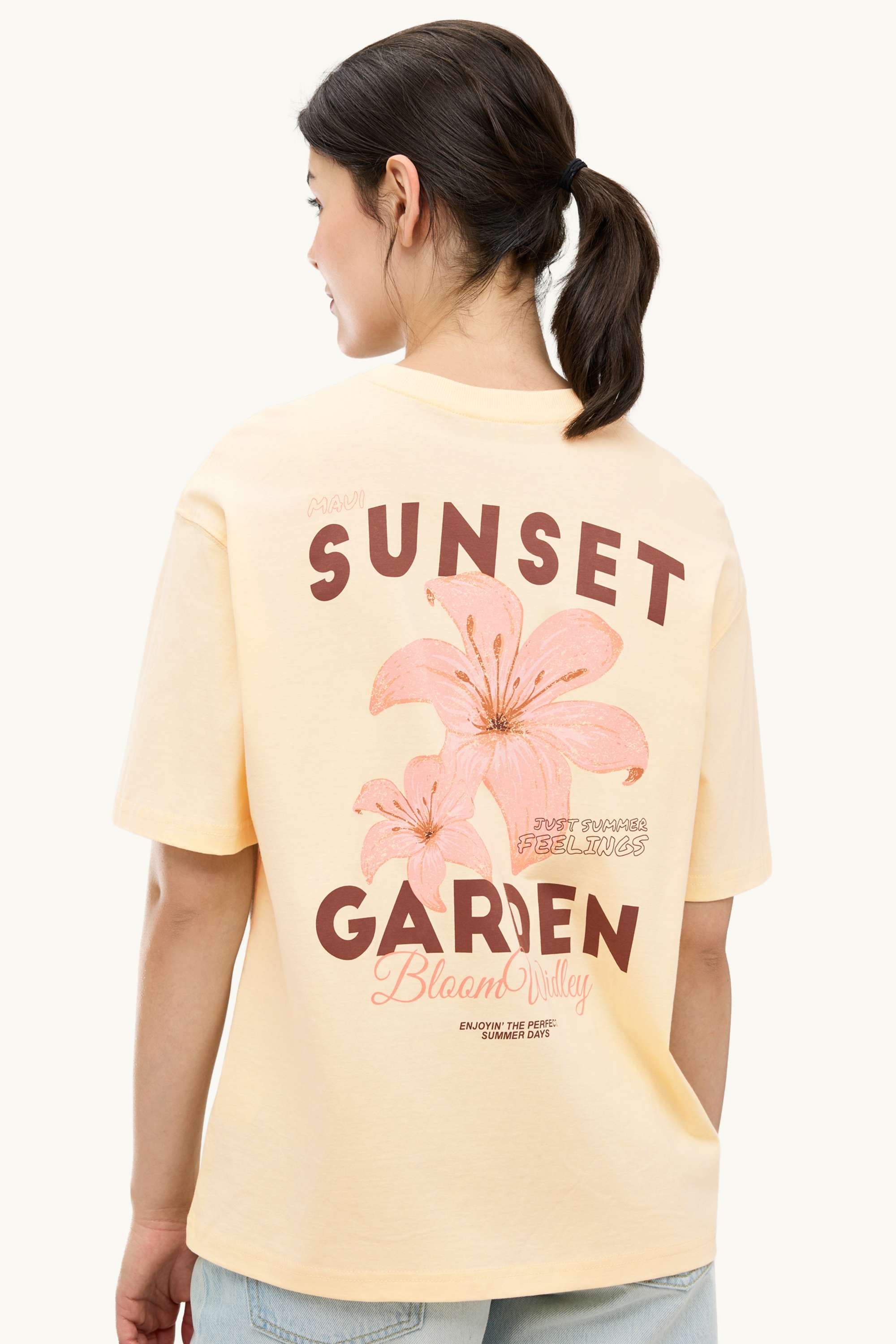 T-shirt - relaxed fit light yellow