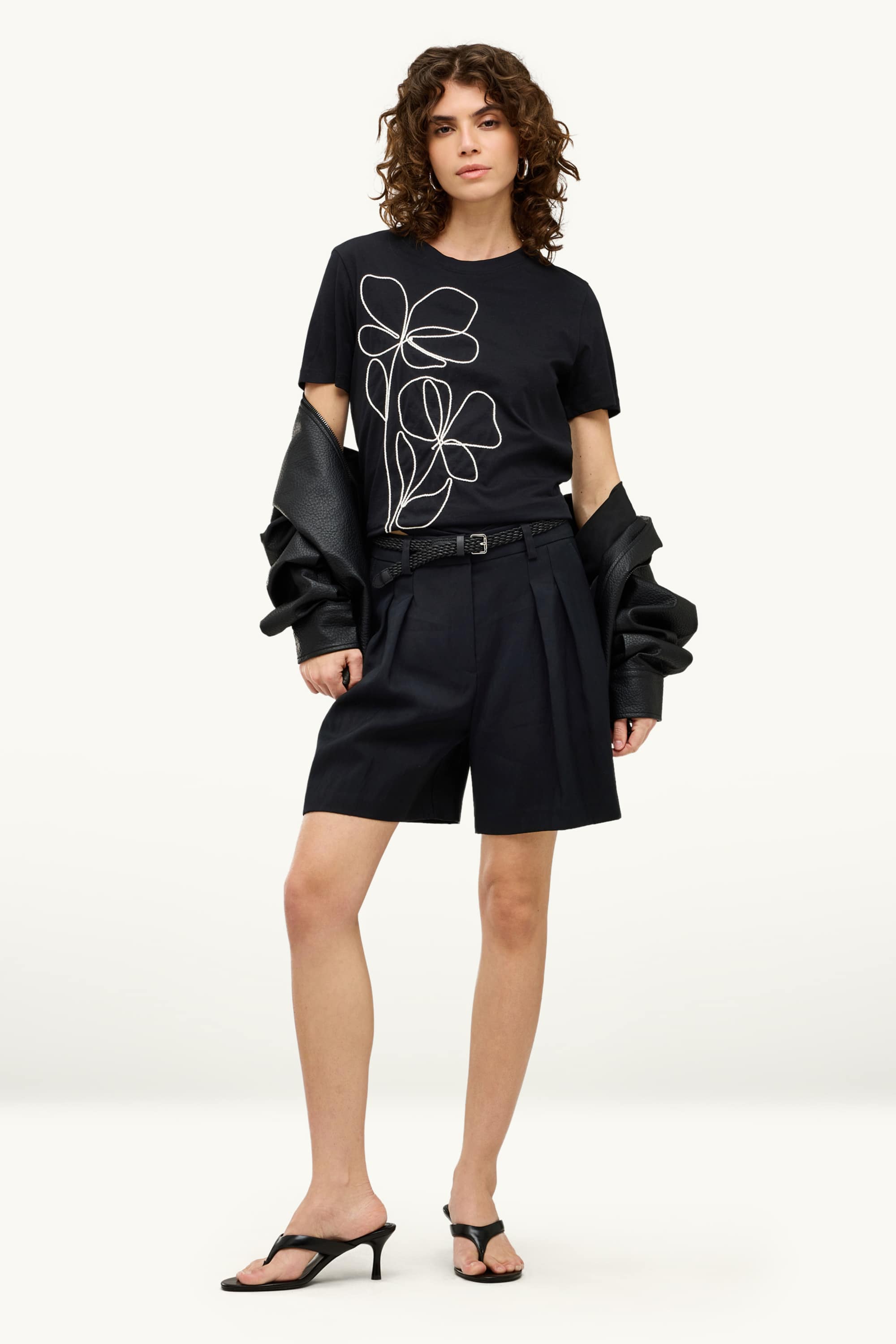 Bermuda shorts with belt - high waist black