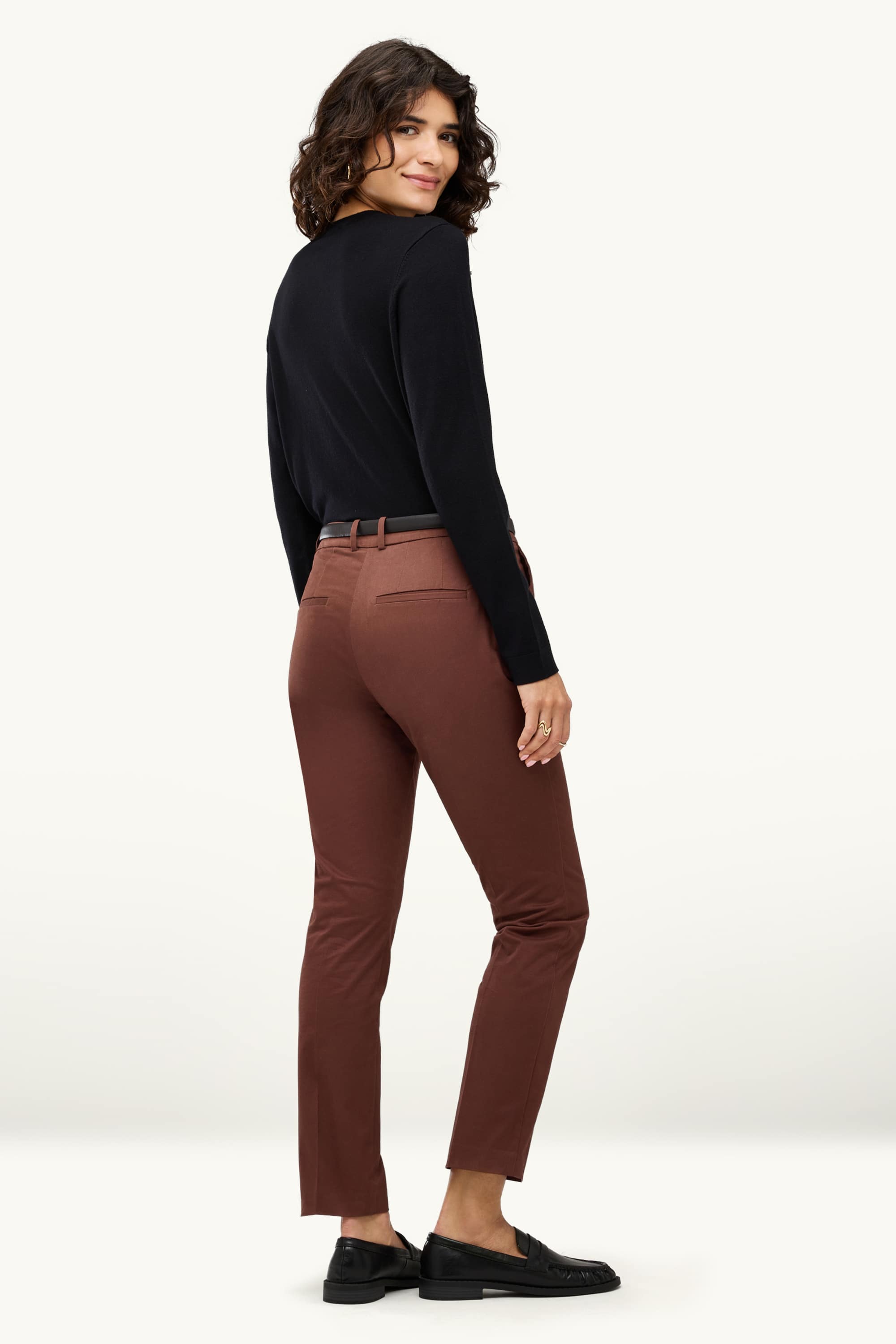 Cloth trousers with belt - mid-rise waist - tapered fit brown