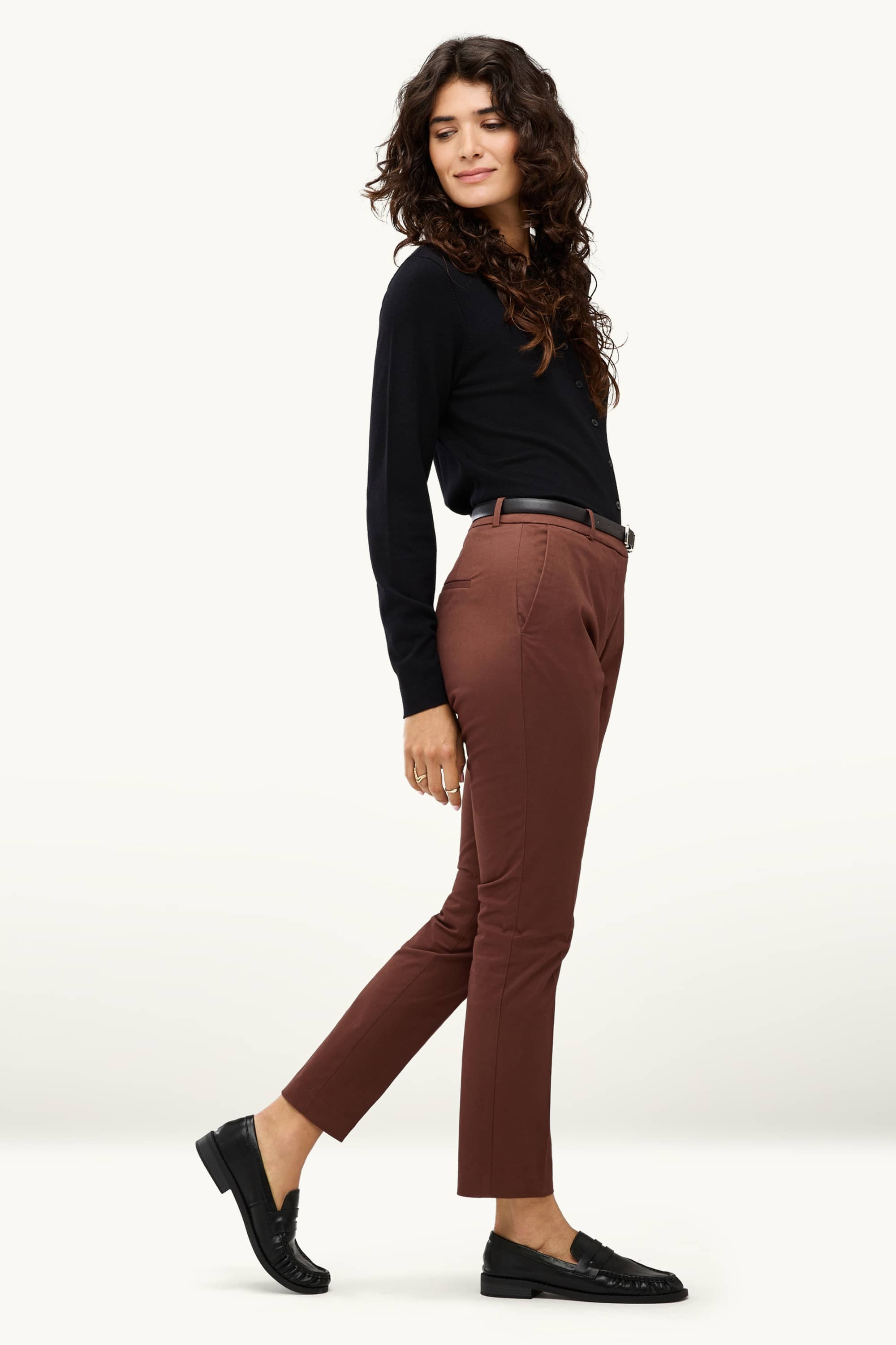 Cloth trousers with belt - mid-rise waist - tapered fit brown
