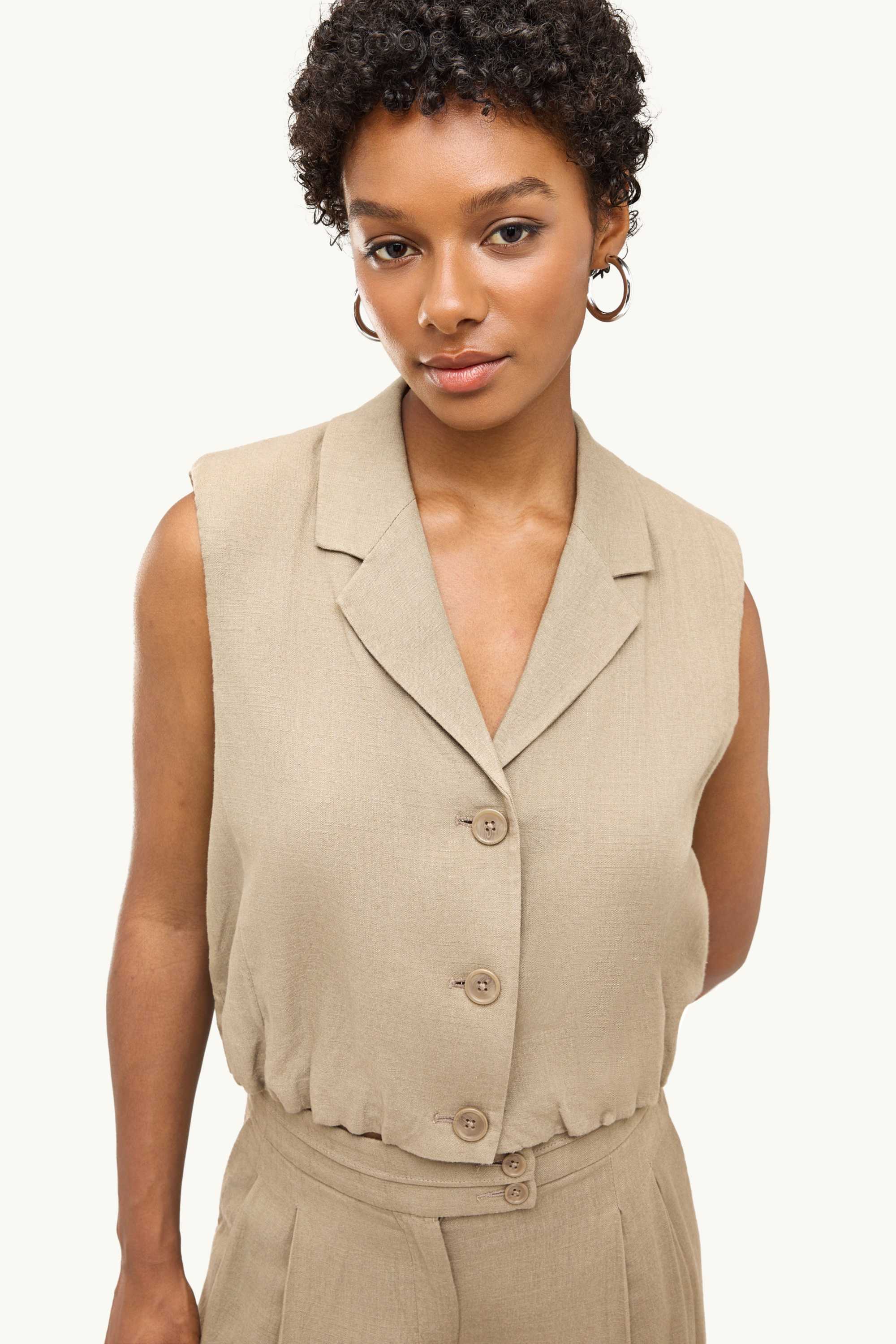 Waistcoat with linen content - fitted beige