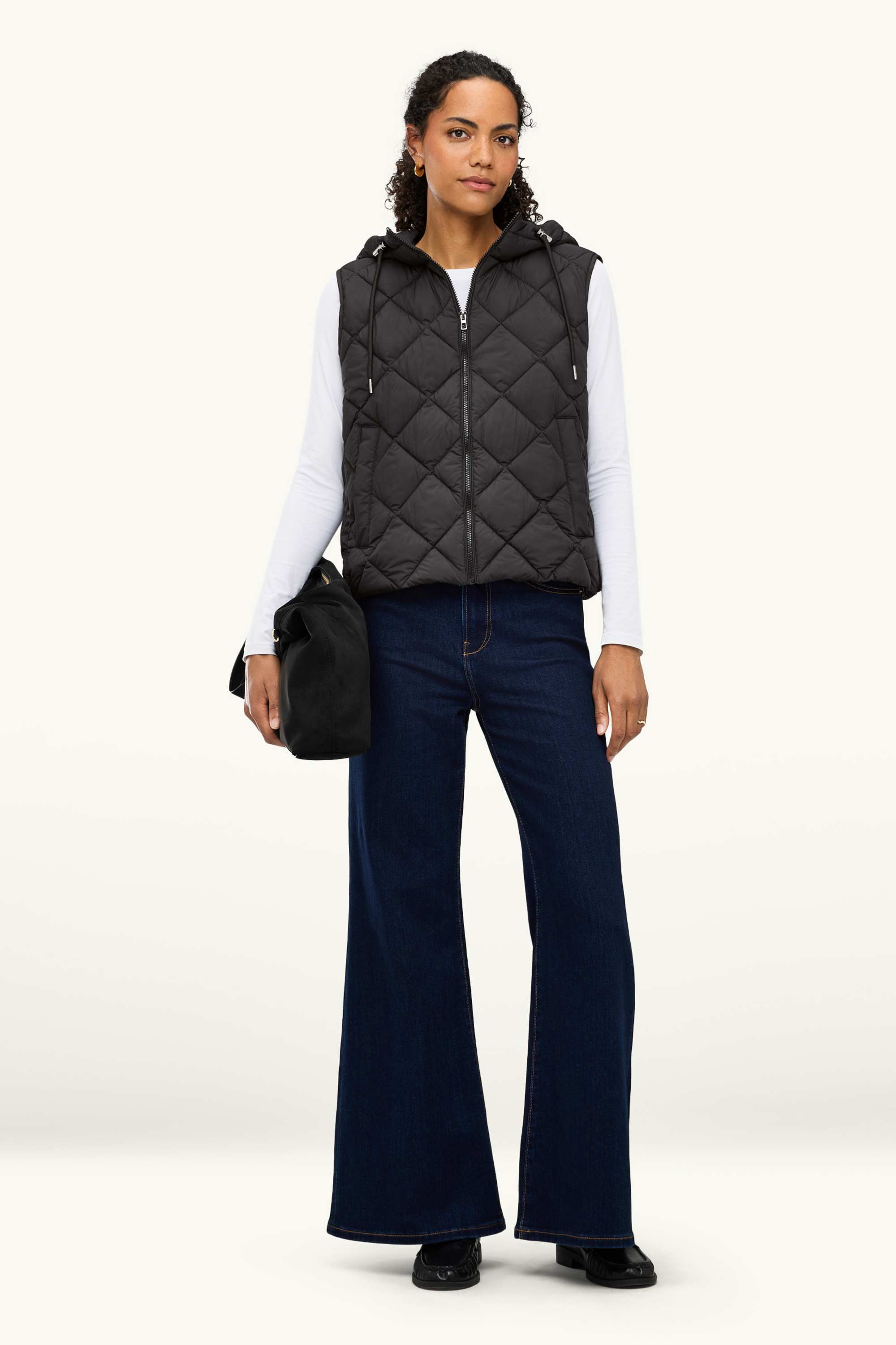 Quilted gilet with hood - water-repellent black