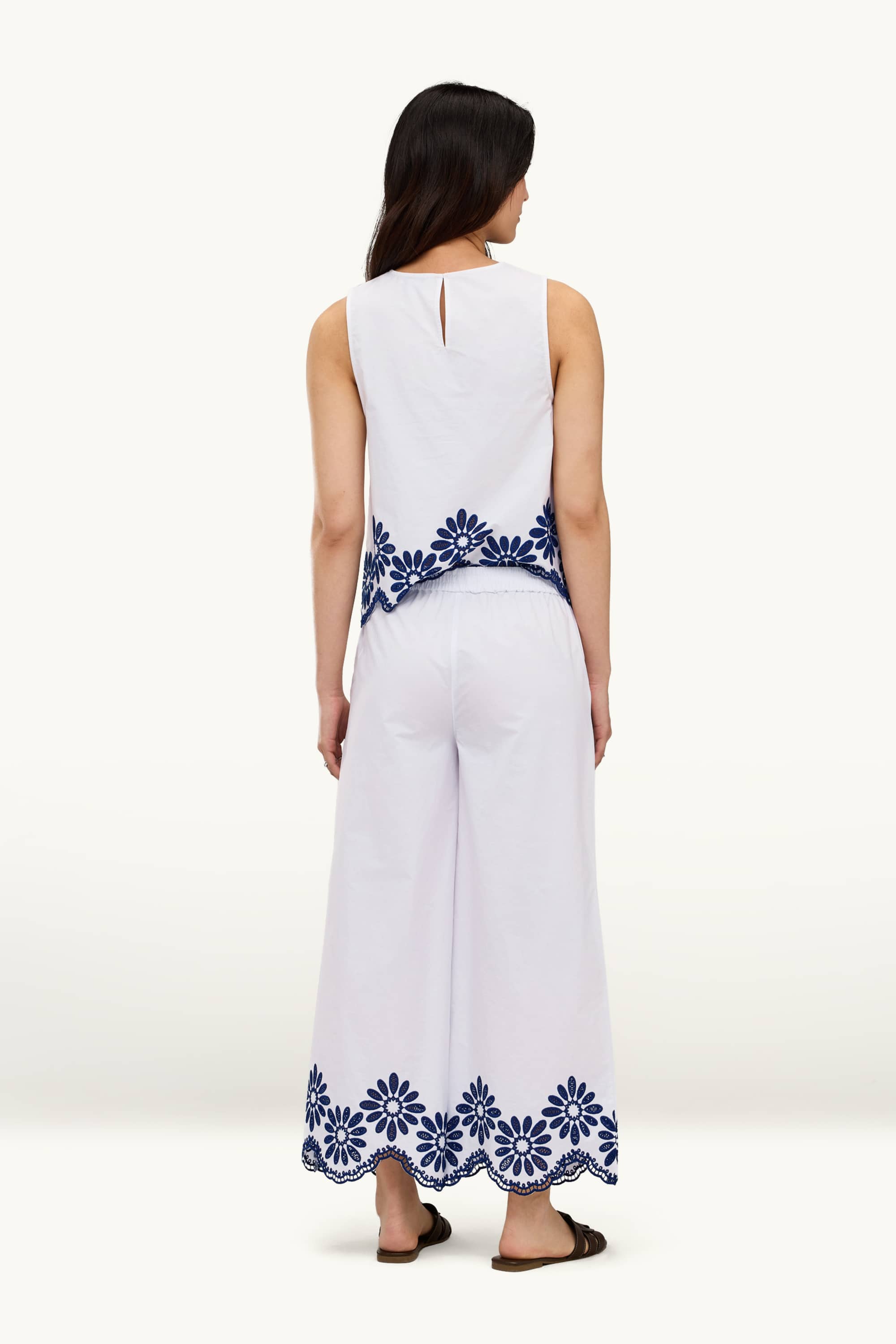 Cloth trousers - mid-rise waist - wide leg - broderie anglaise white / blue