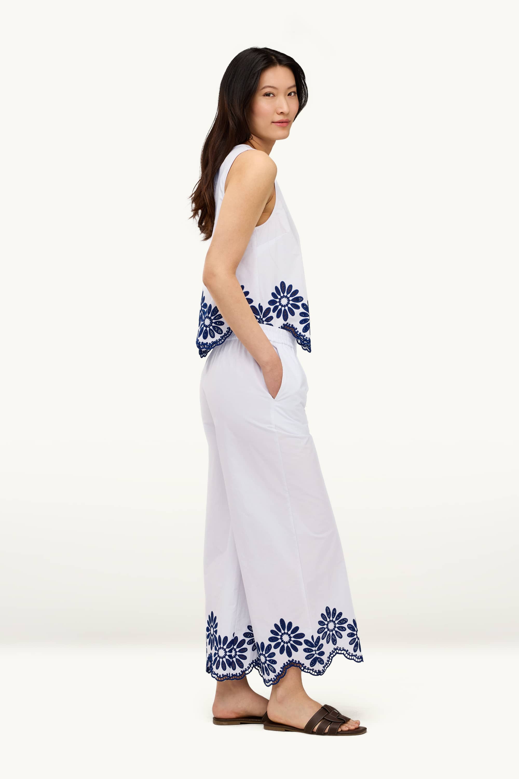 Cloth trousers - mid-rise waist - wide leg - broderie anglaise white / blue