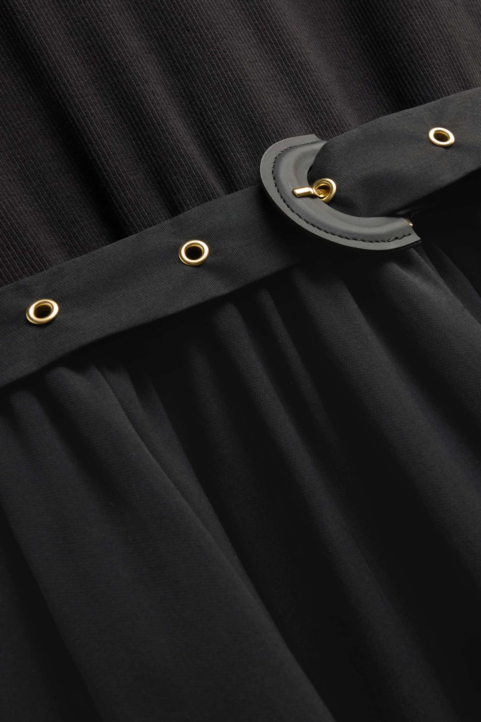 Fit & flare dress with belt black