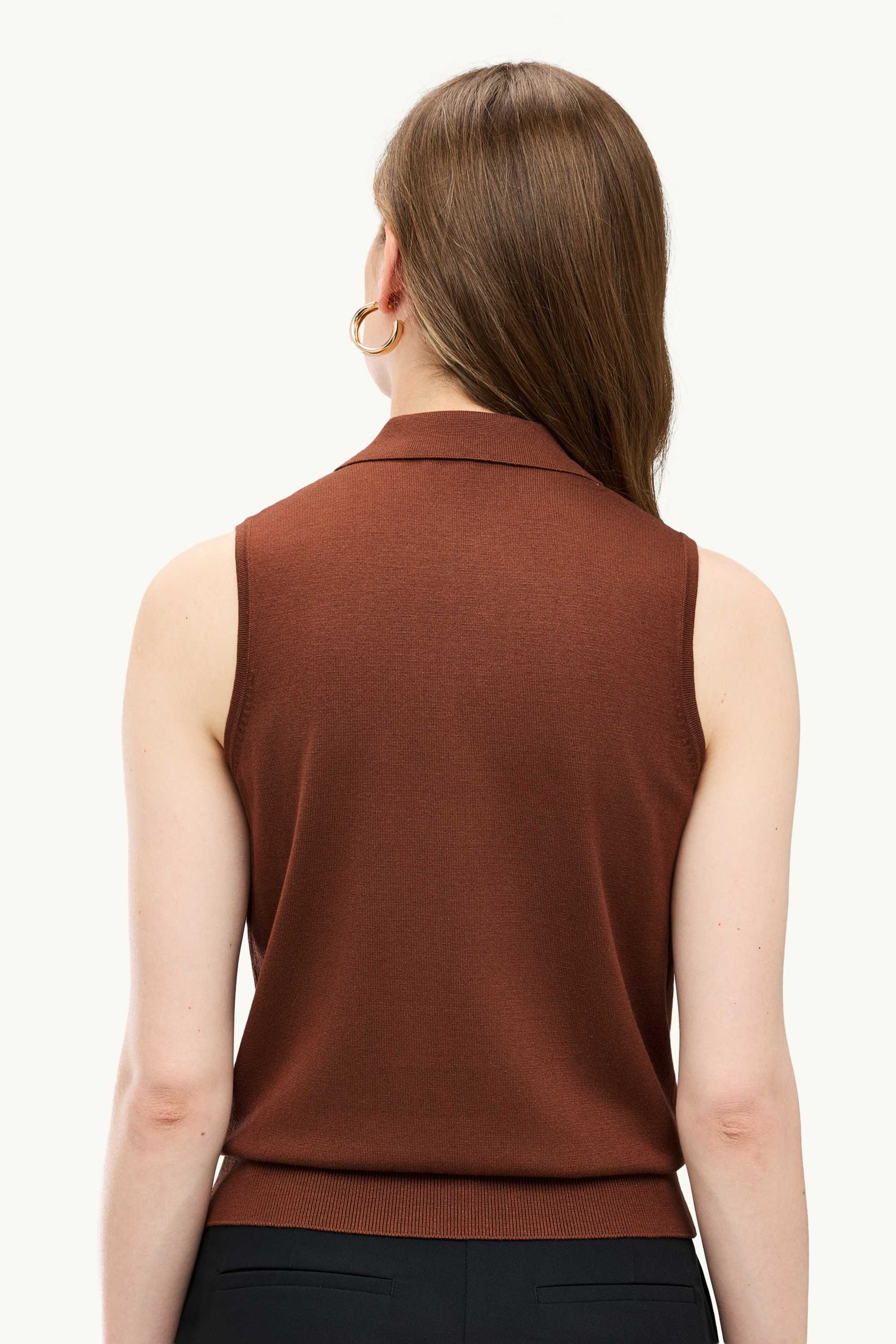 Knitted top dark brown
