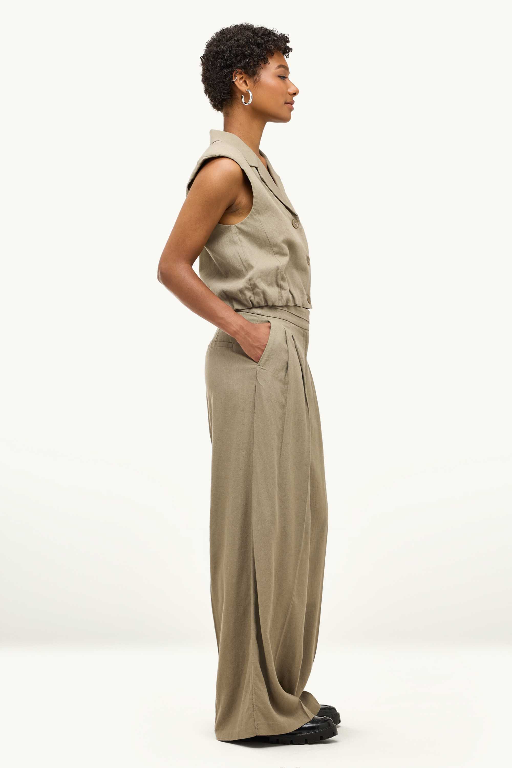 Cloth trousers - mid-rise waist - wide leg khaki