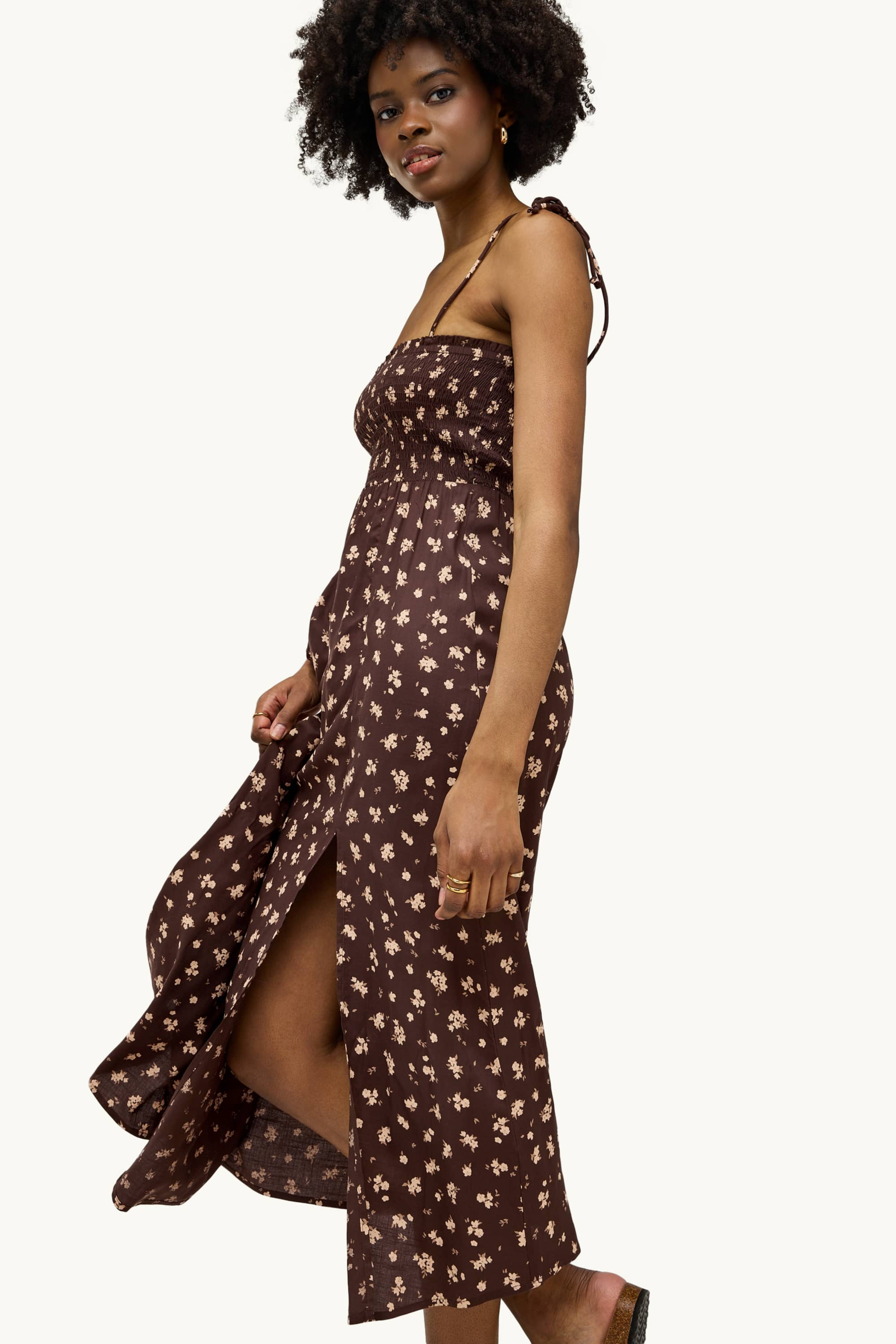 Fit & flare dress - floral - smocked dark brown