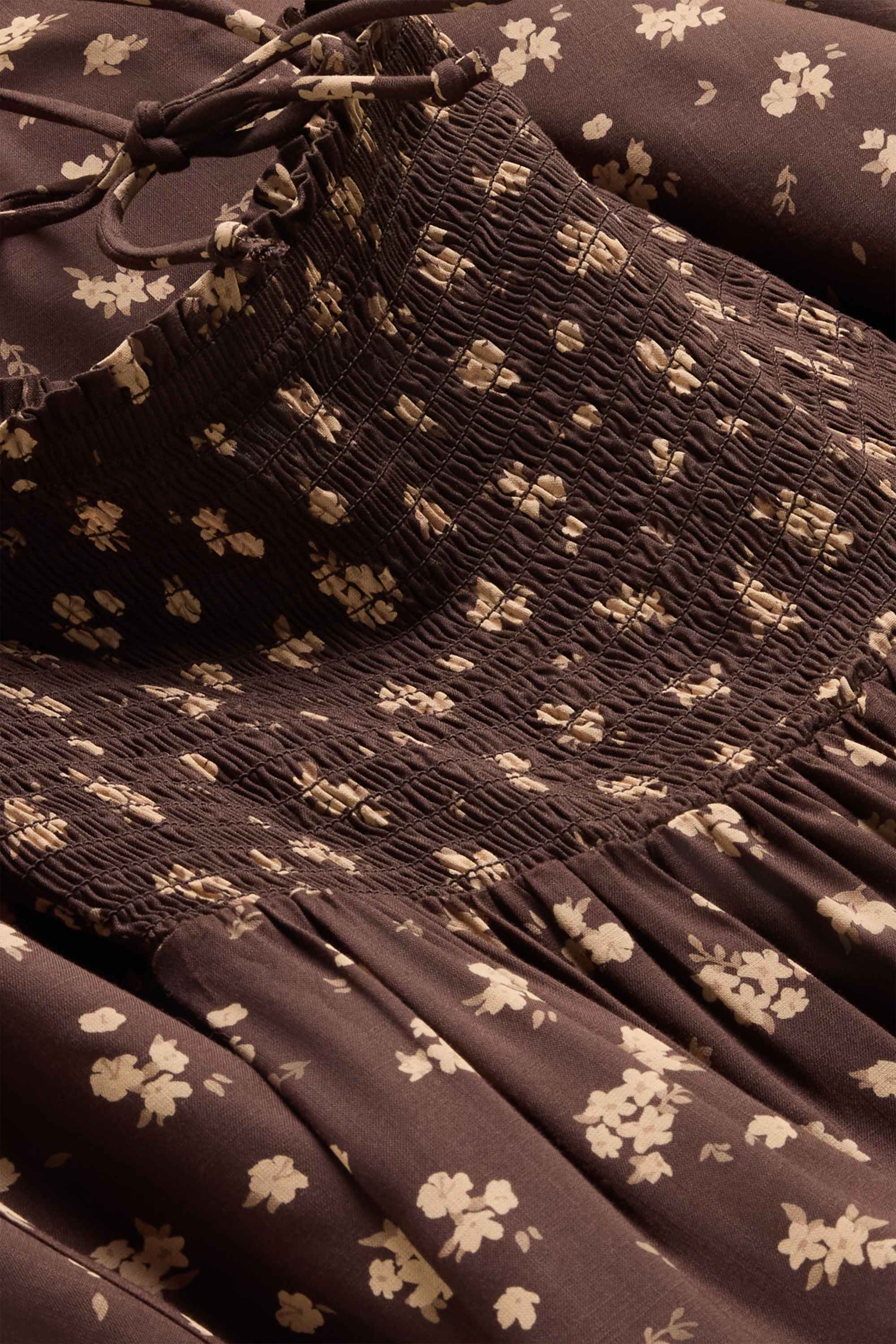Fit & flare dress - floral - smocked dark brown