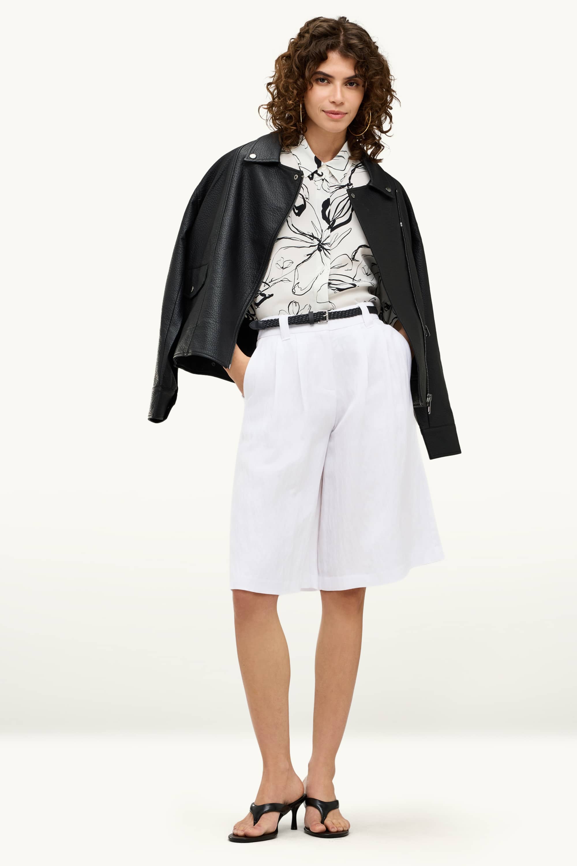 Bermuda shorts with belt - high waist white