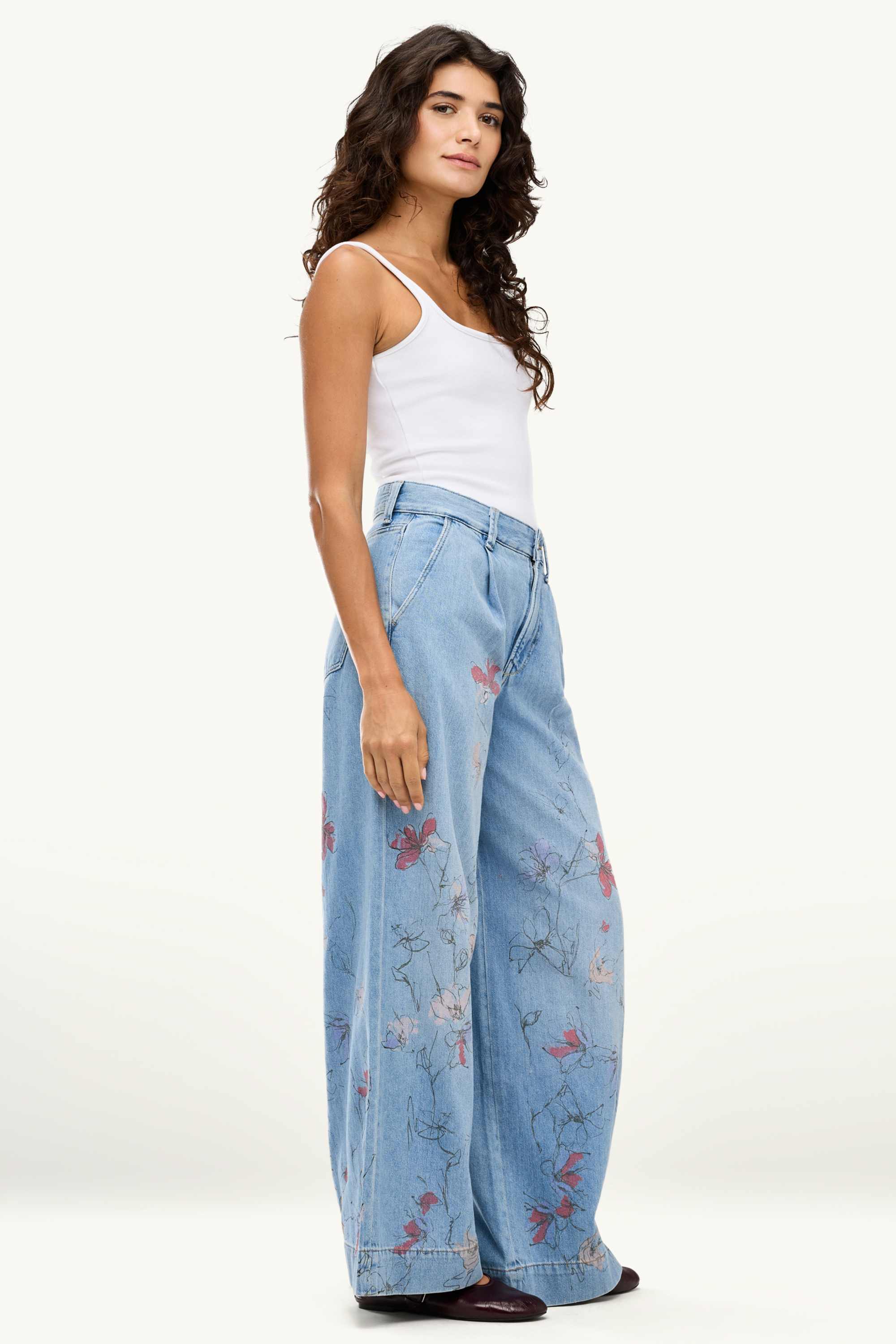 Wide leg jeans - mid-rise waist - floral blue denim