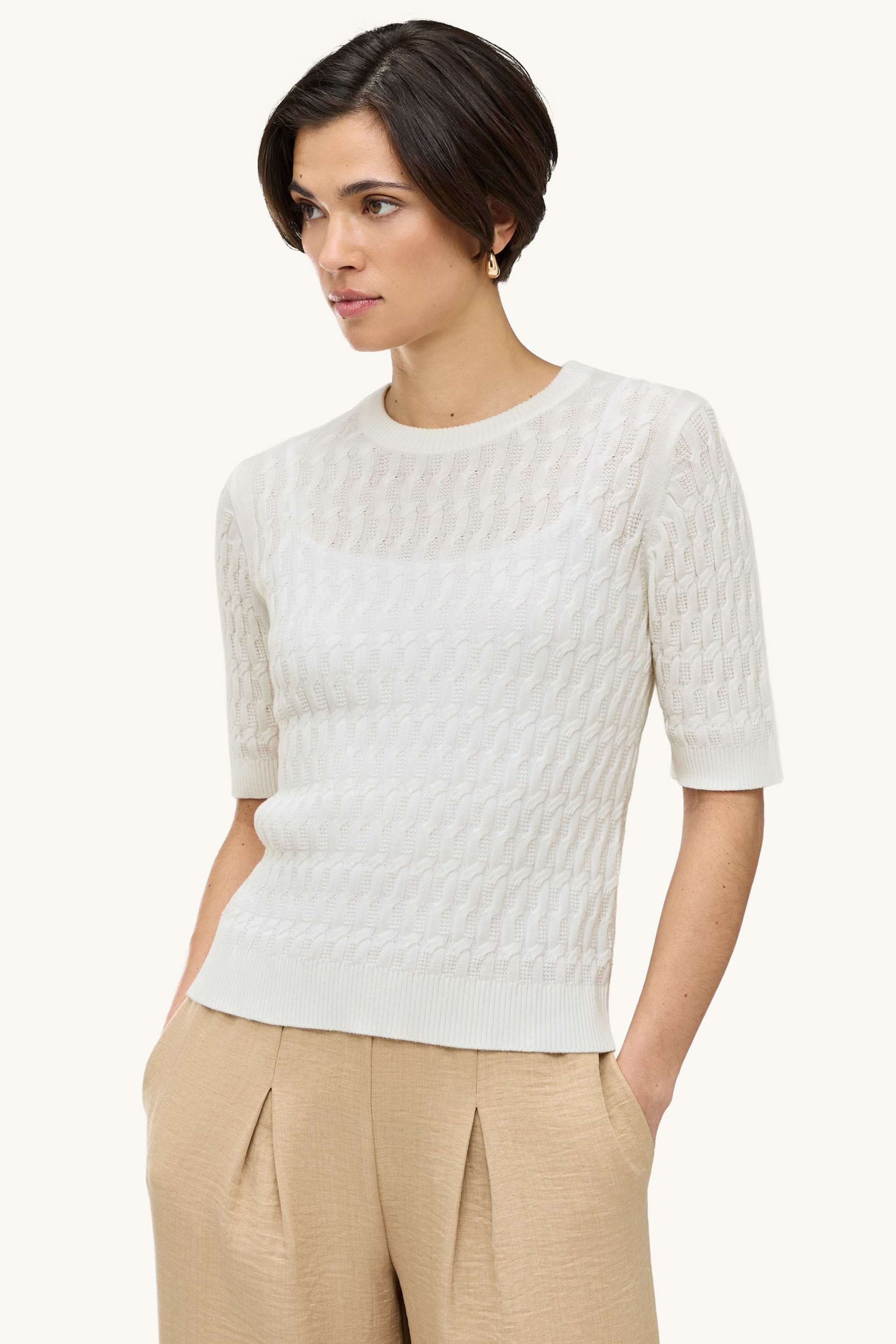 Knitted jumper - short sleeve - cable knit pattern white