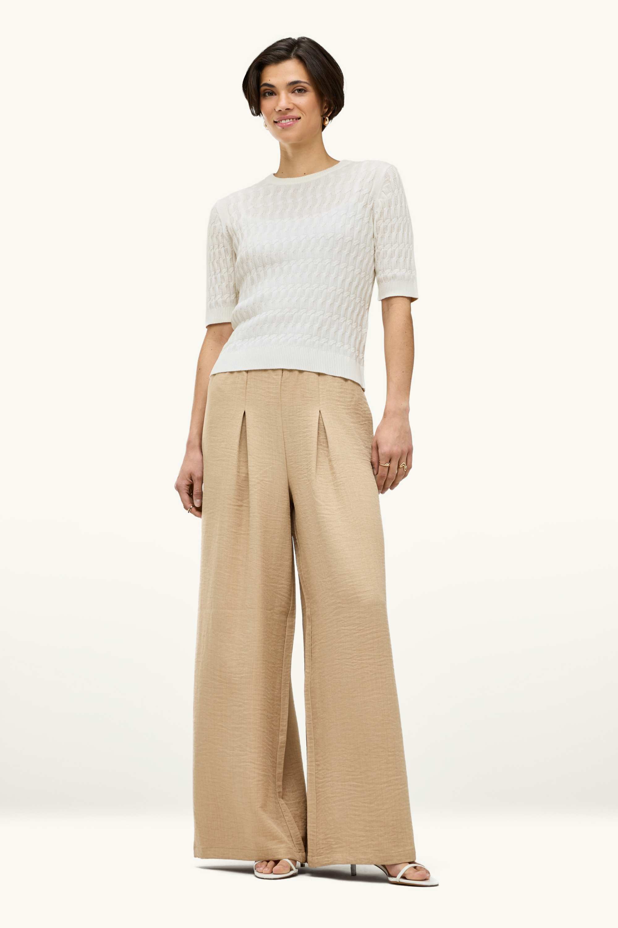 Knitted jumper - short sleeve - cable knit pattern white