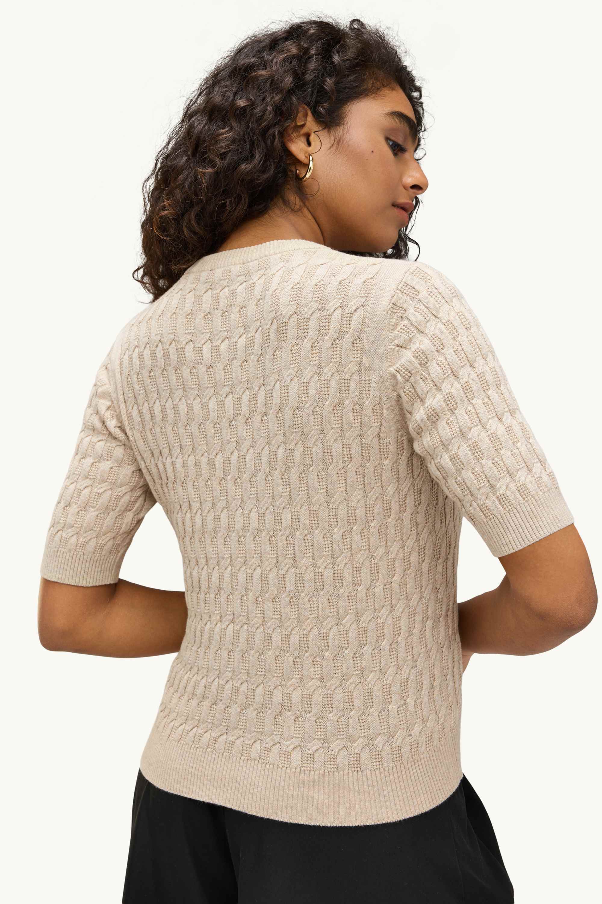 Knitted jumper - short sleeve - cable knit pattern beige
