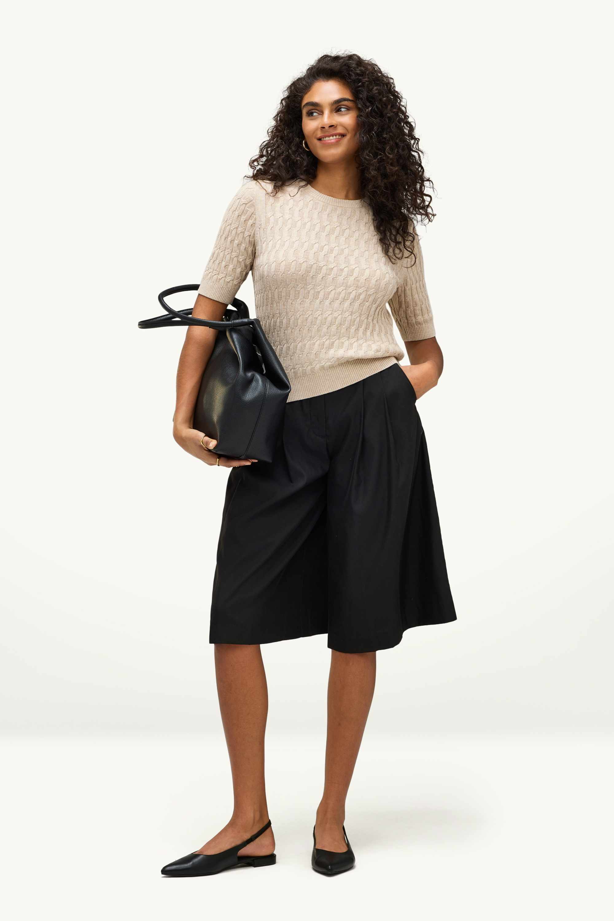 Knitted jumper - short sleeve - cable knit pattern beige