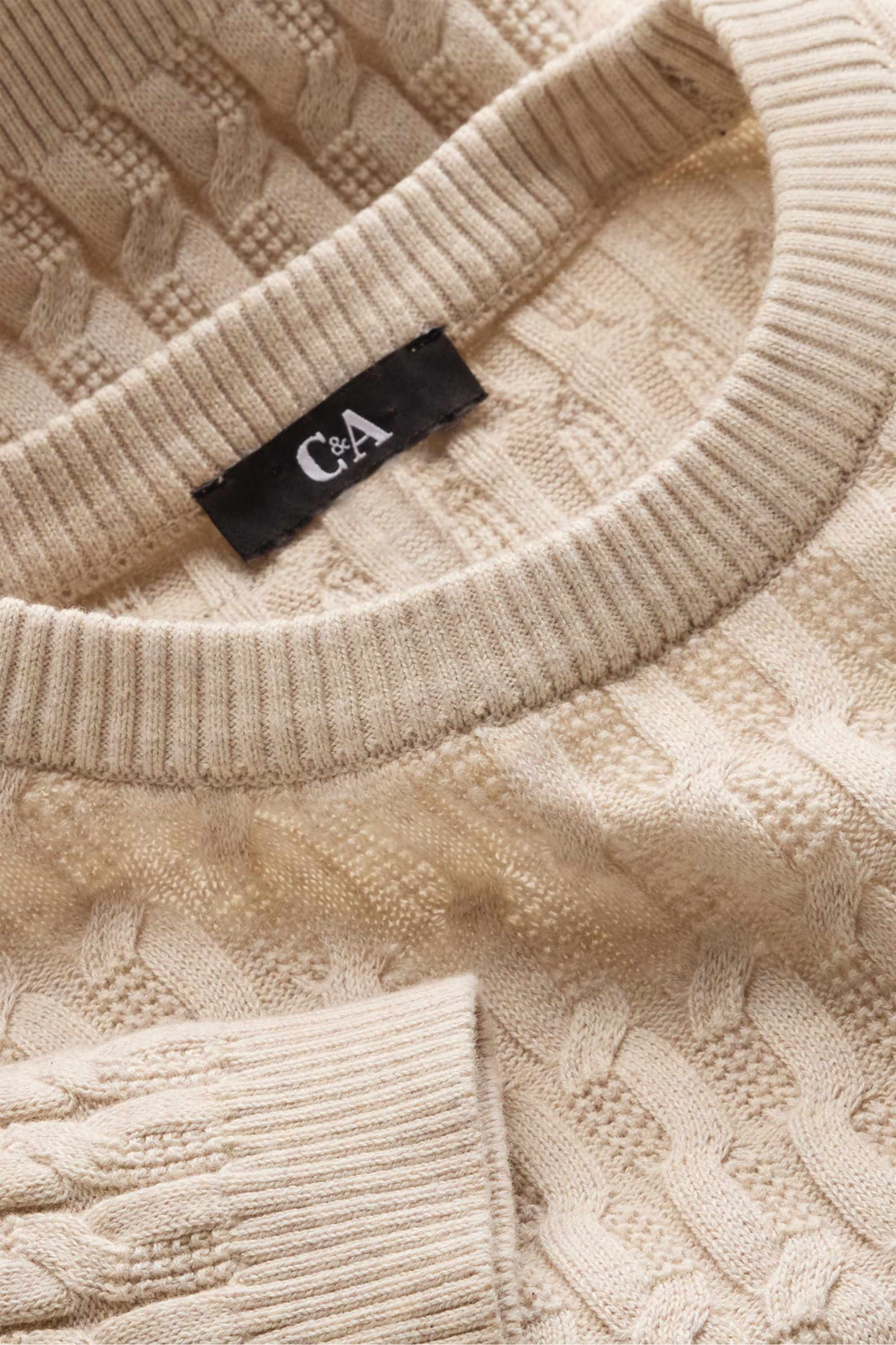 Knitted jumper - short sleeve - cable knit pattern beige