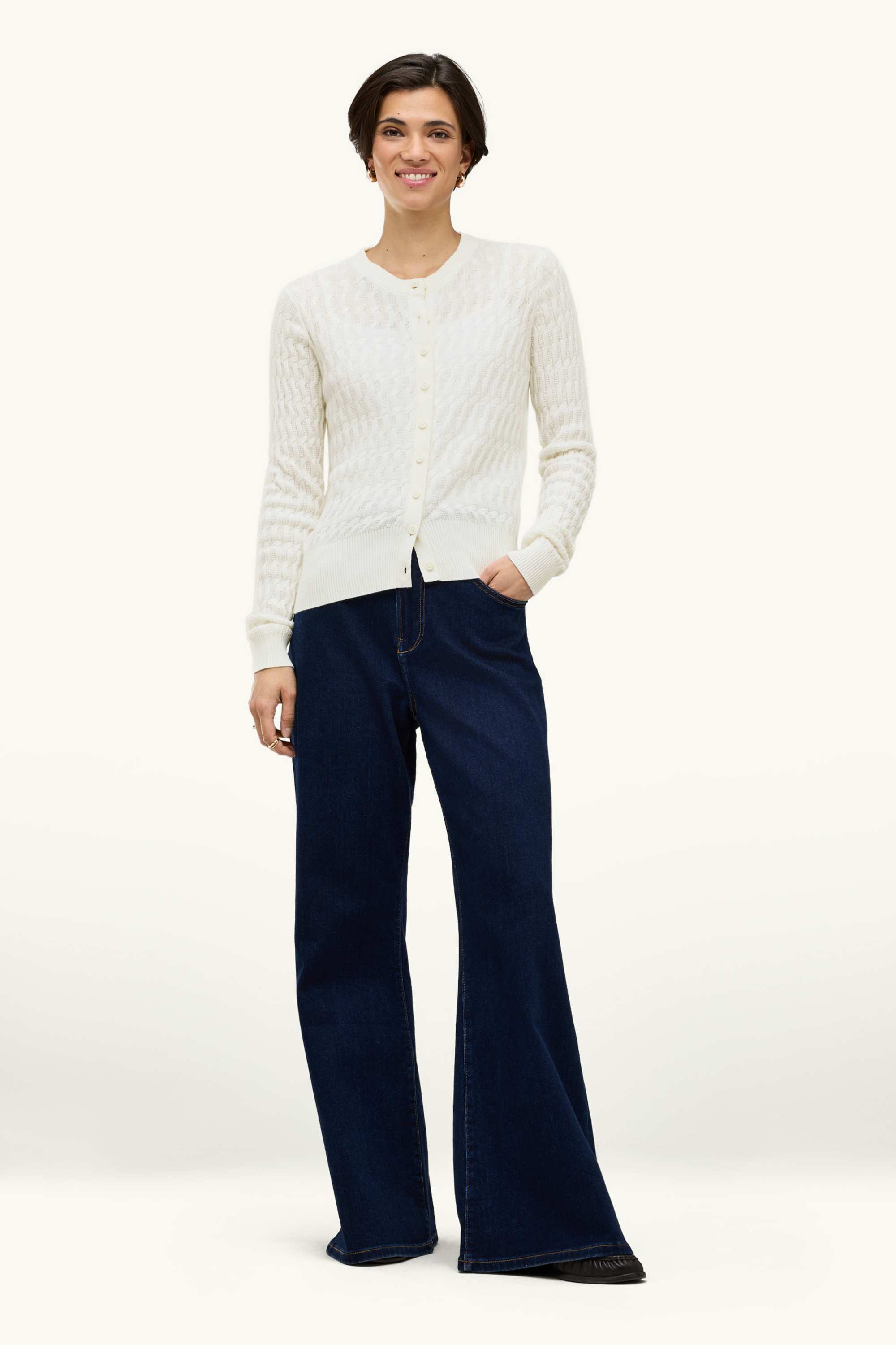 Cardigan - cable knit pattern white