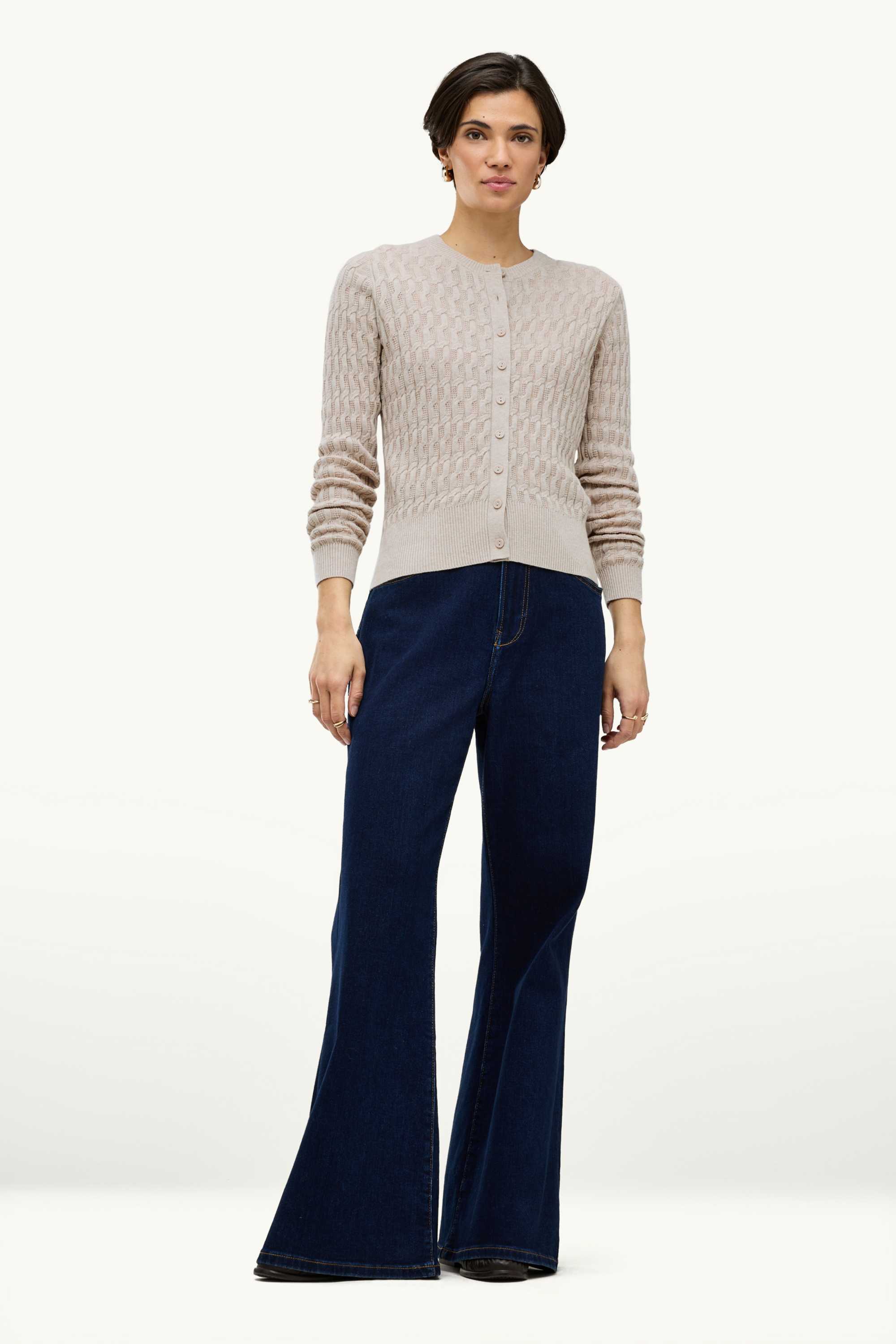Cardigan - cable knit pattern beige