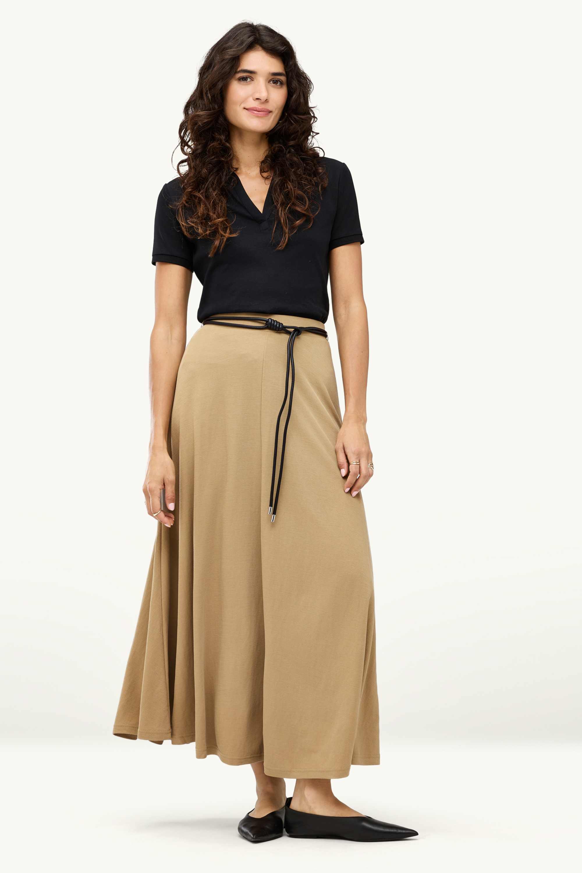 Skirt with belt beige
