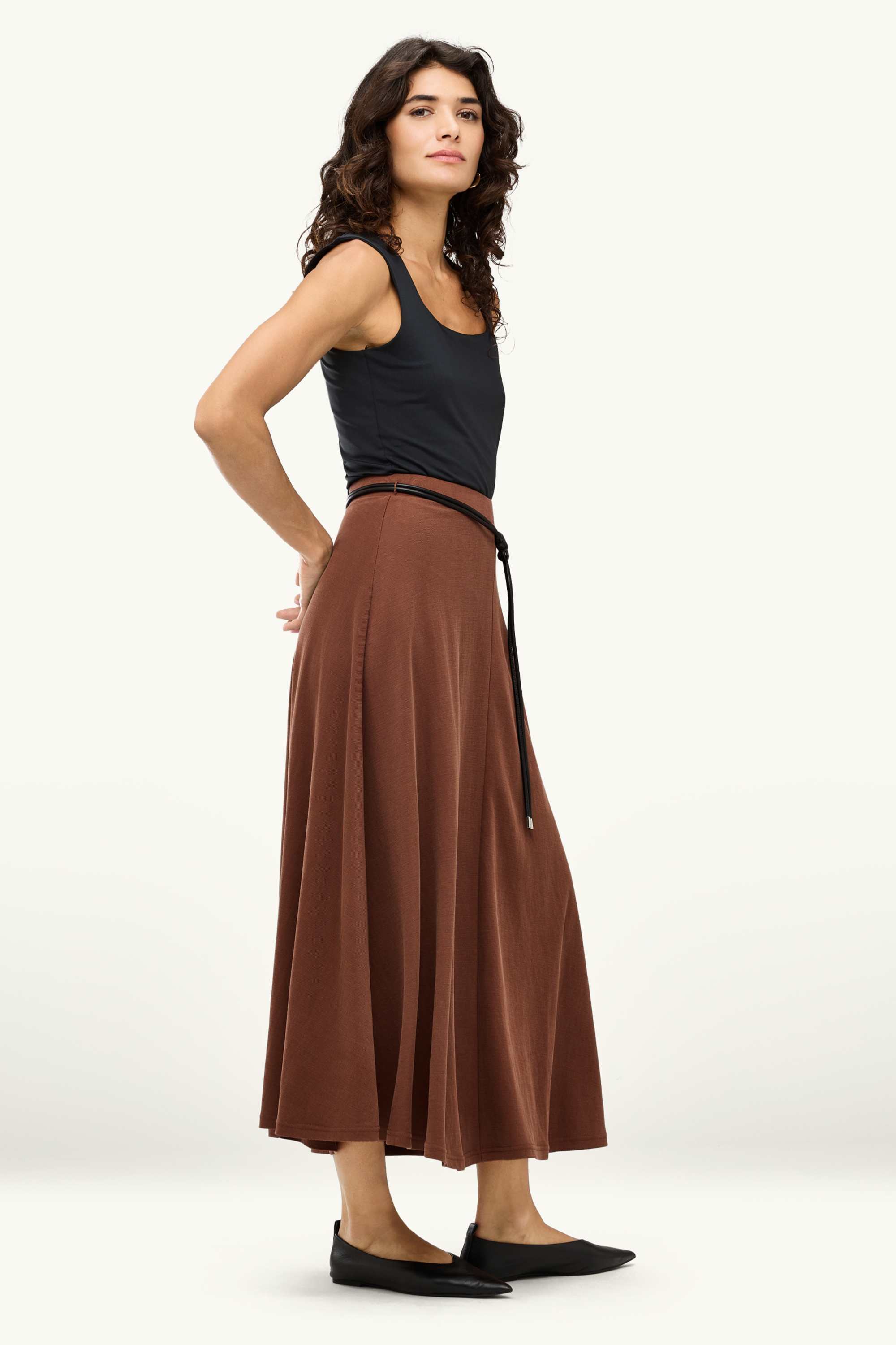 Skirt with belt brown