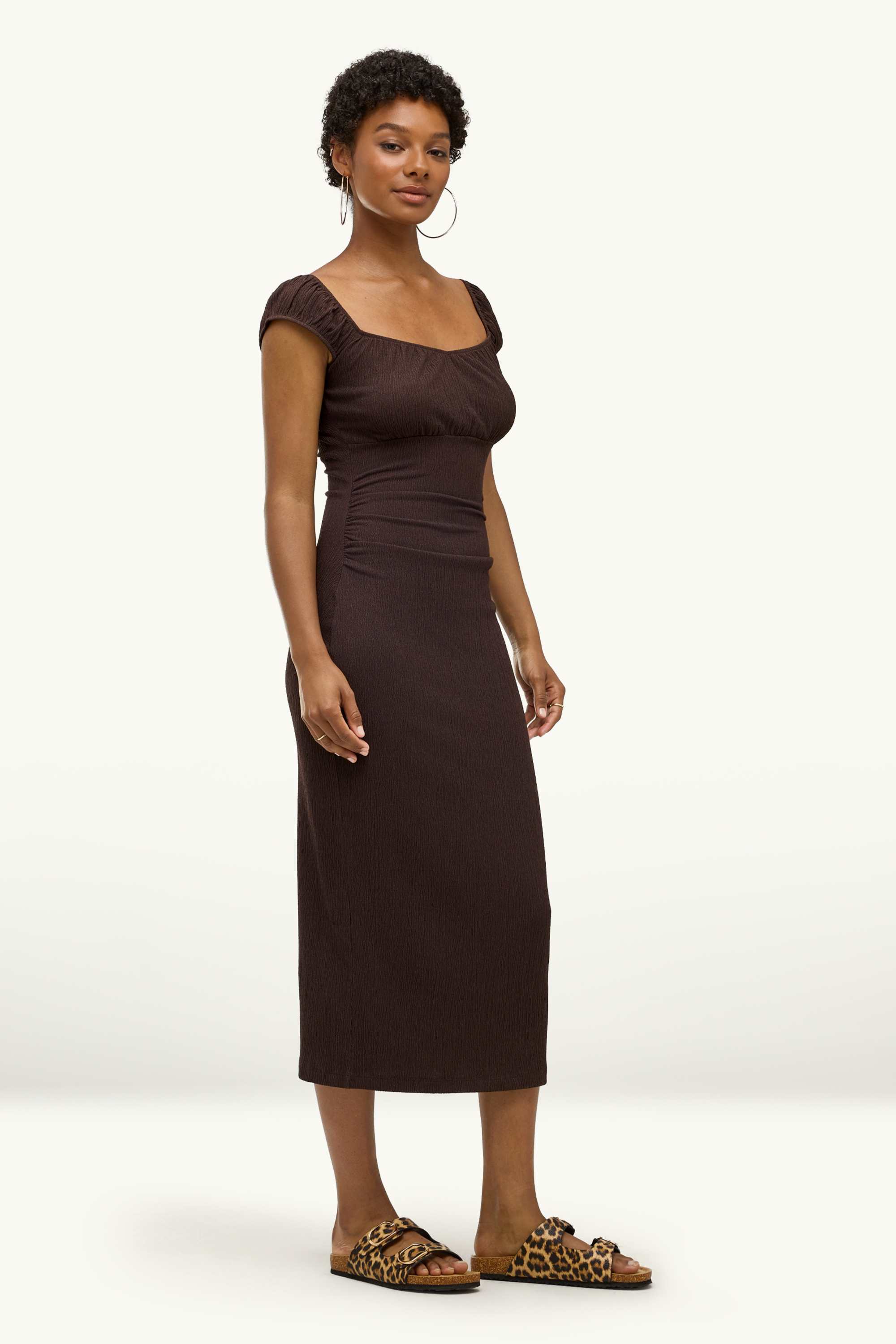 Dress with slit brown