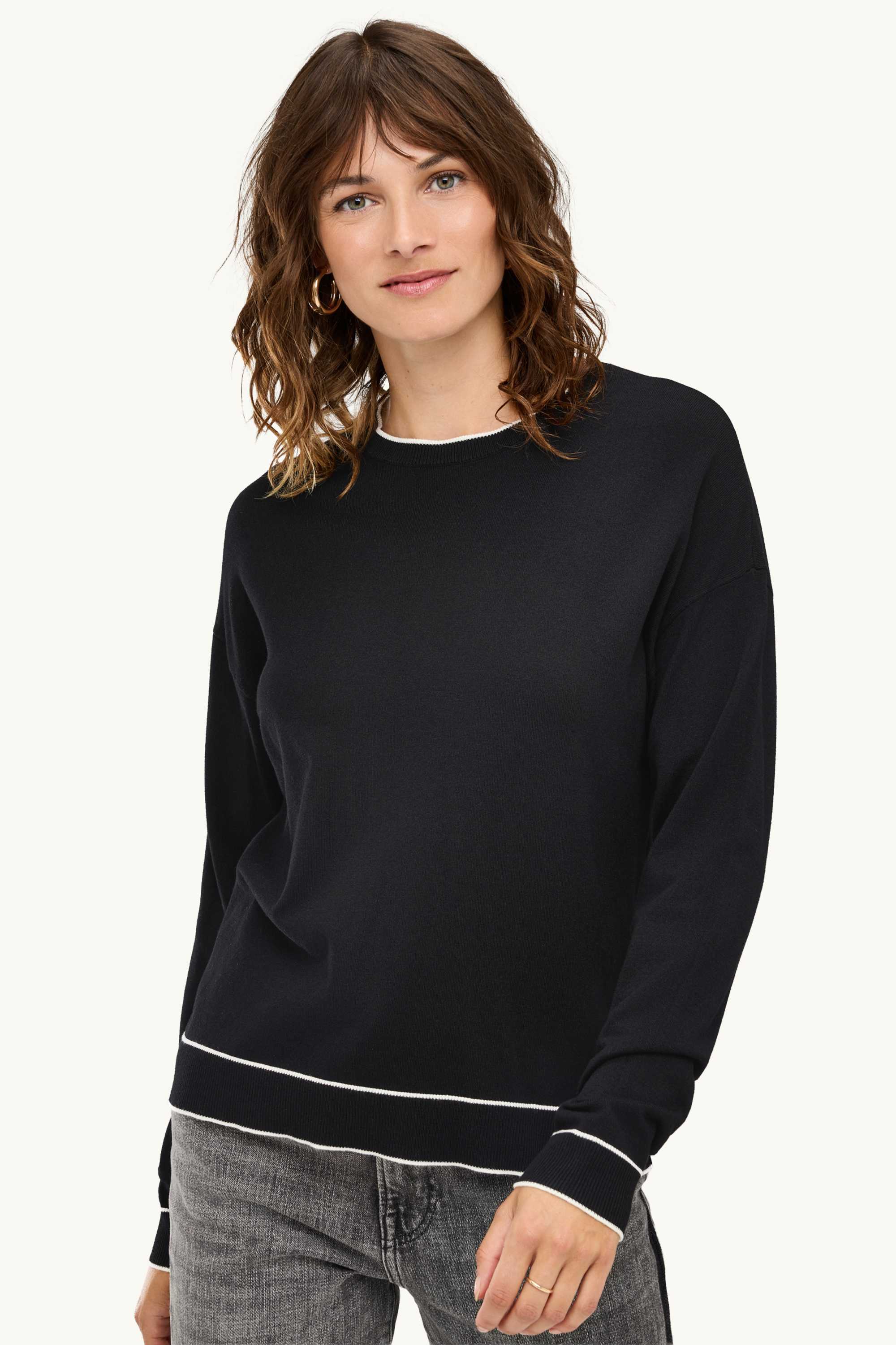 Jumper black