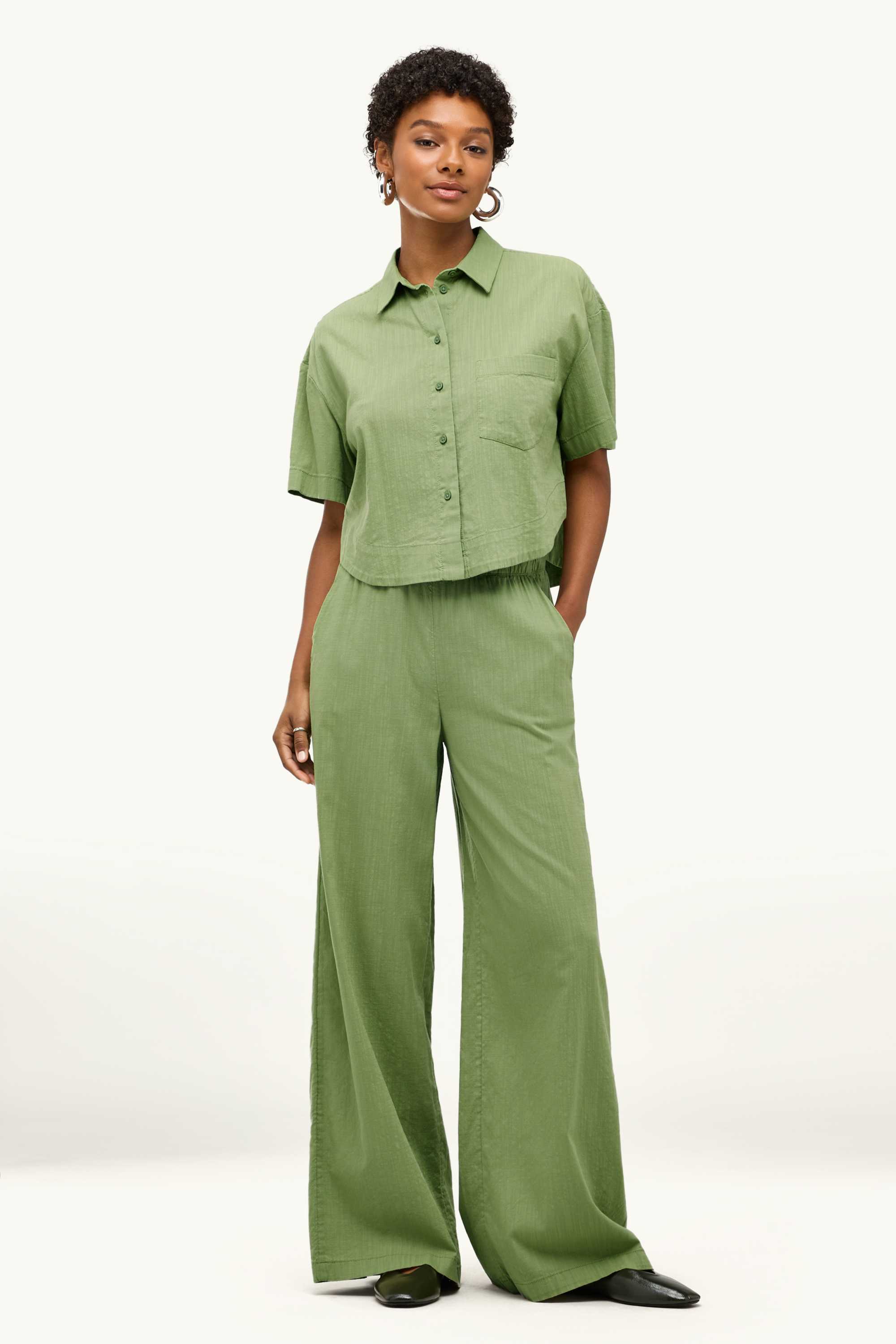 Cloth trousers - mid-rise waist - wide leg green