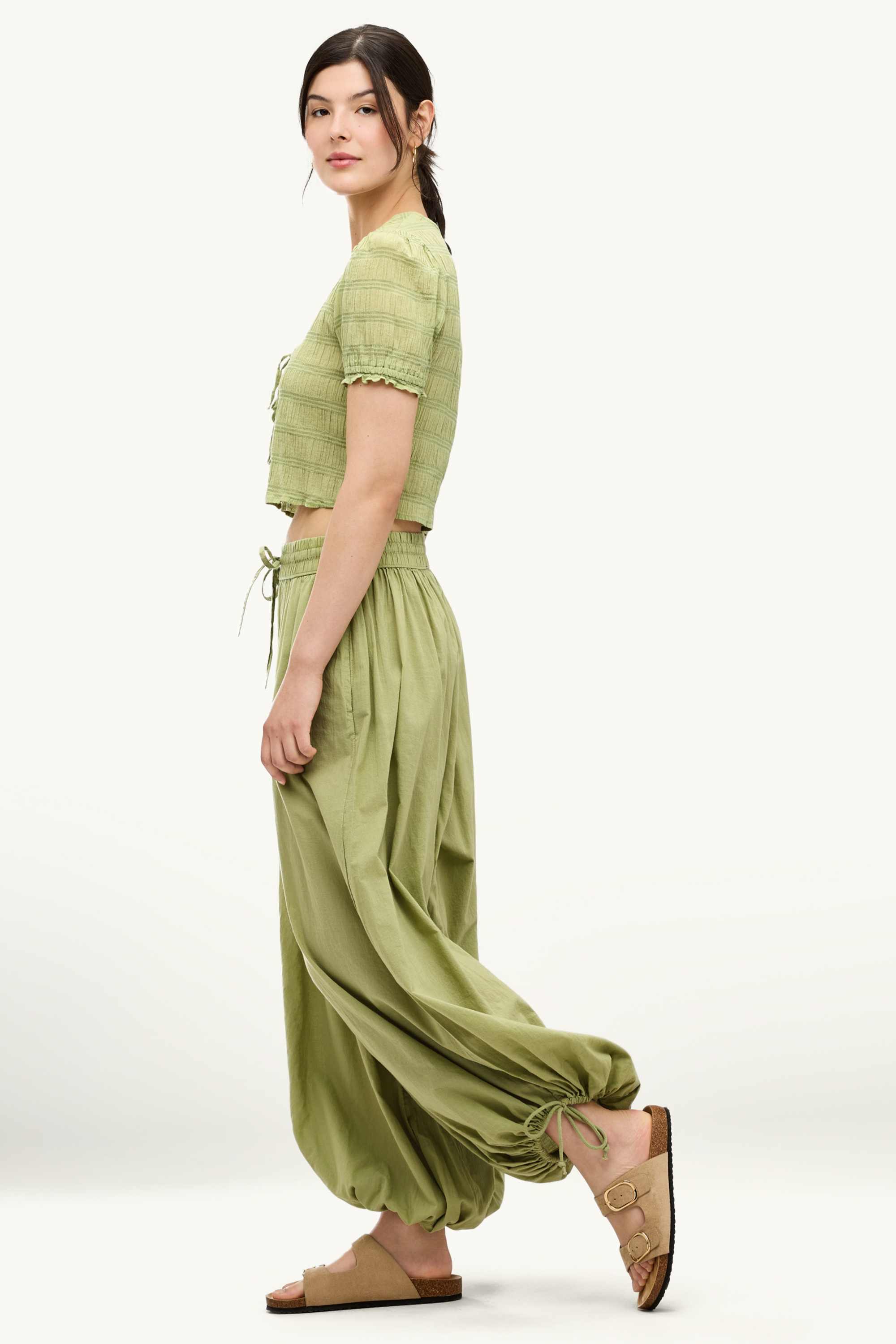 Harem trousers - mid-rise waist - balloon leg green